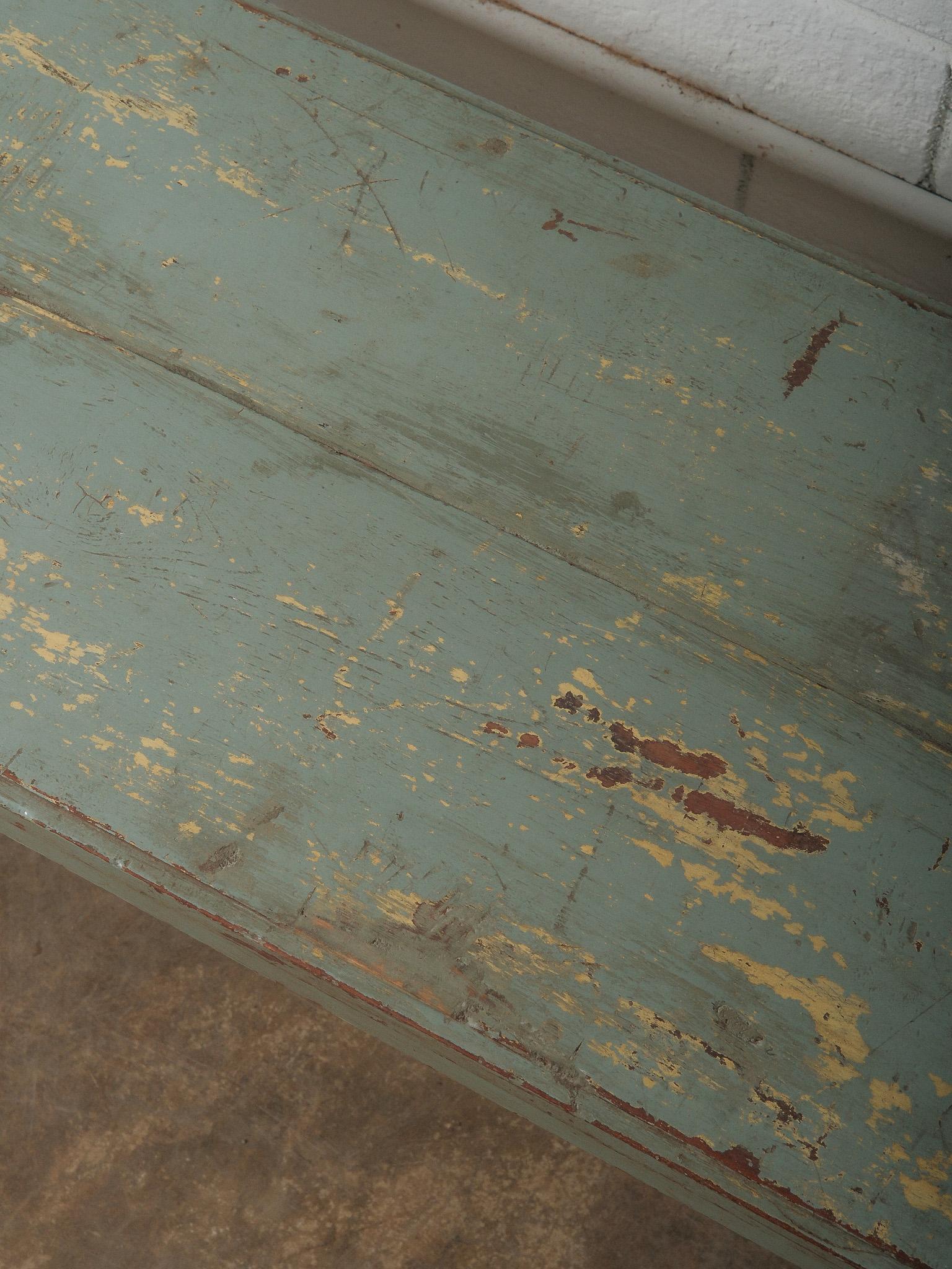 Legno Distressed Green Wooden Bench with Weathered Patina in vendita