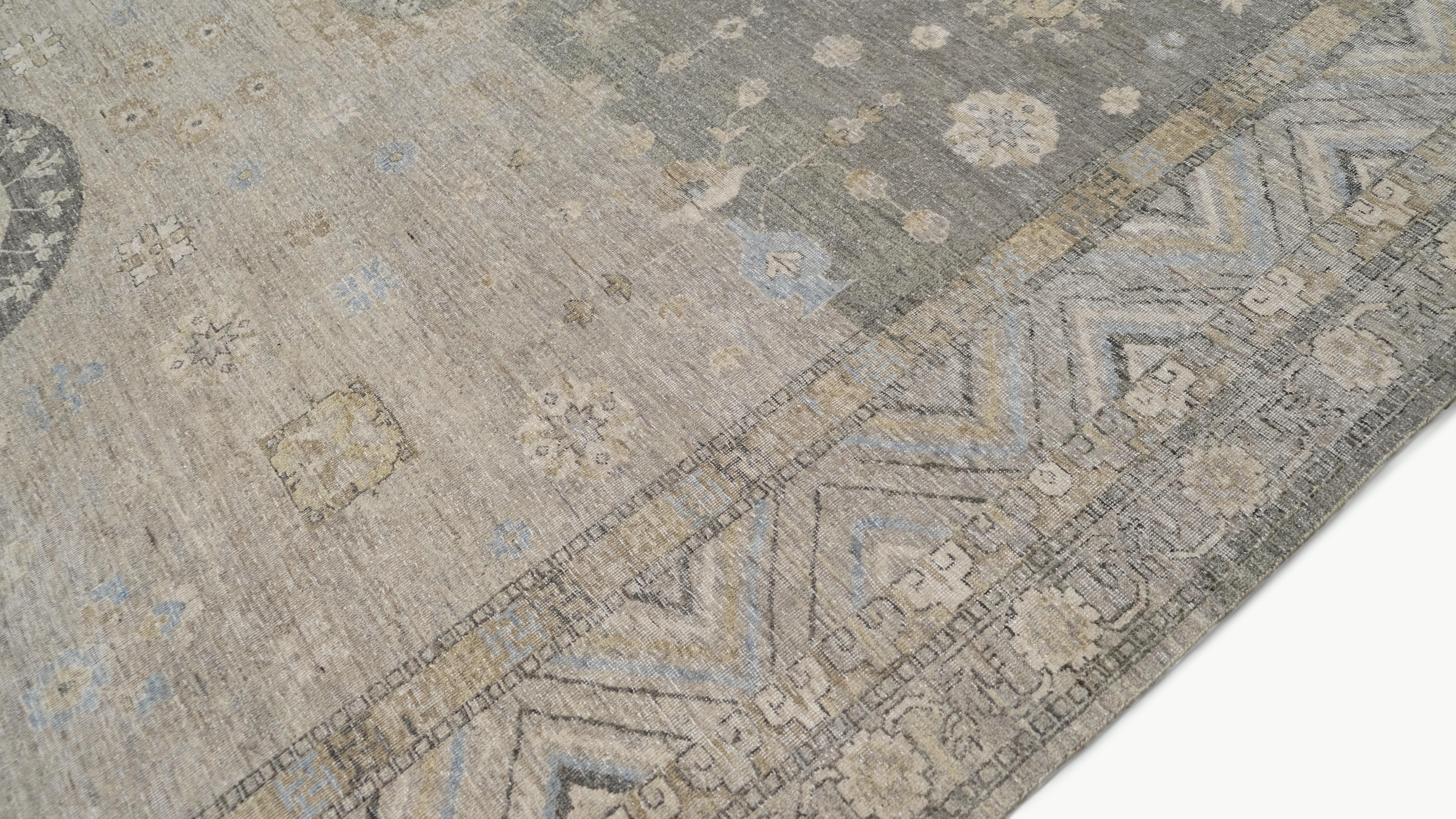 Gemusterter Khoton-Wollteppich im Used-Look 9'8''x13'6'' (Khotan) im Angebot