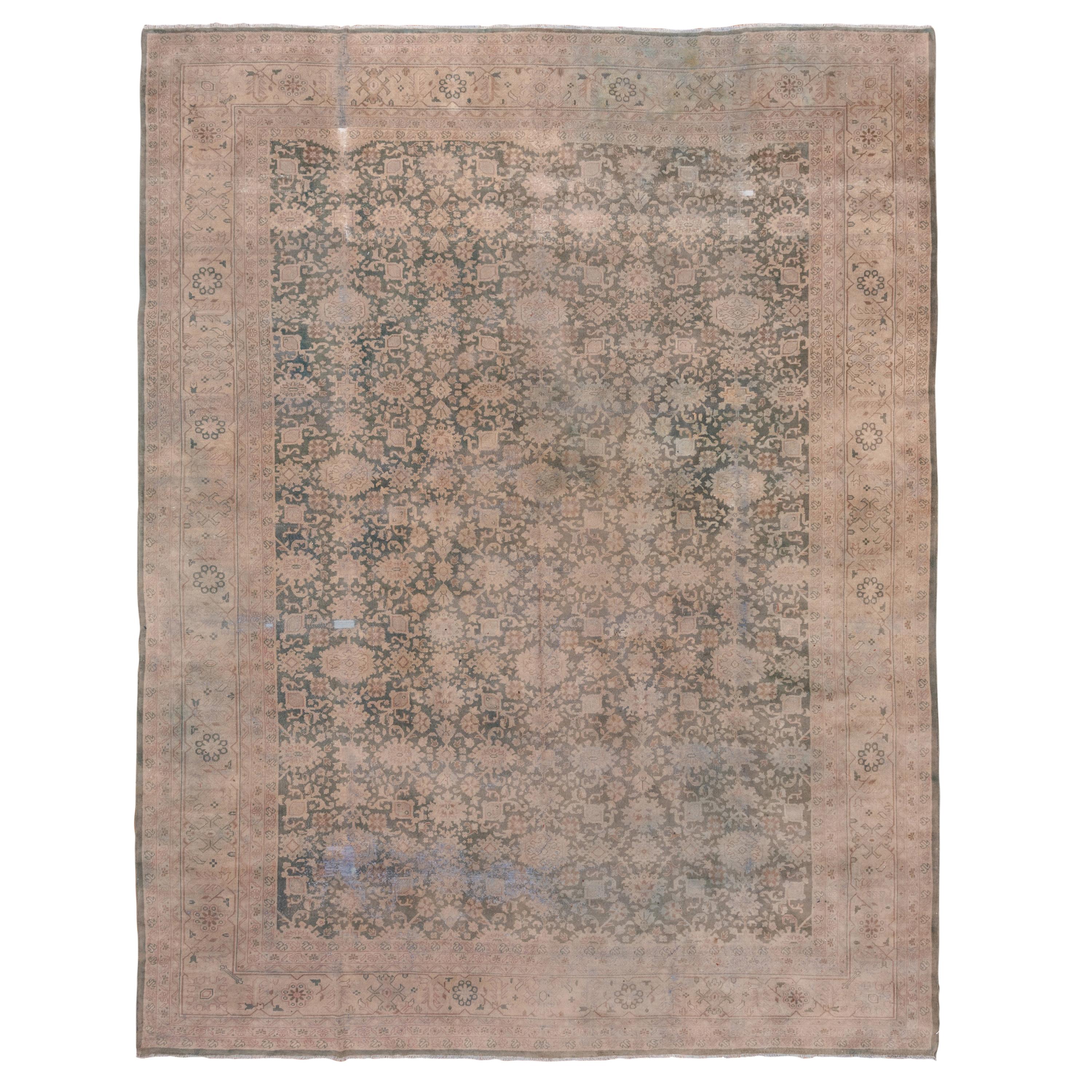 Distressed Mahal Carpet, Green Field For Sale