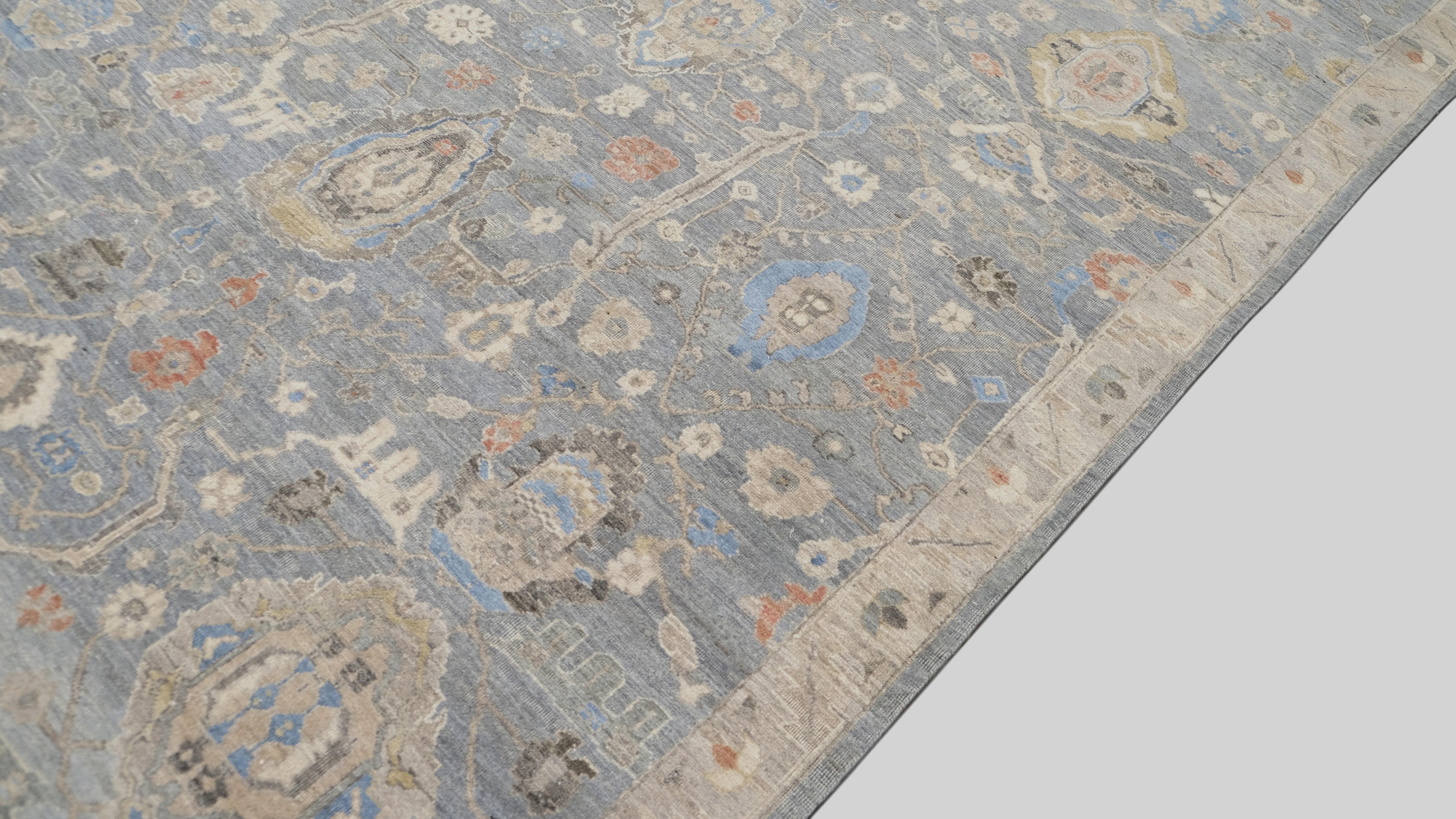 XXI secolo e contemporaneo Tappeto Mahal Avorio e Blu con Lana Colorata Distrutto 14'x19'7'' in vendita