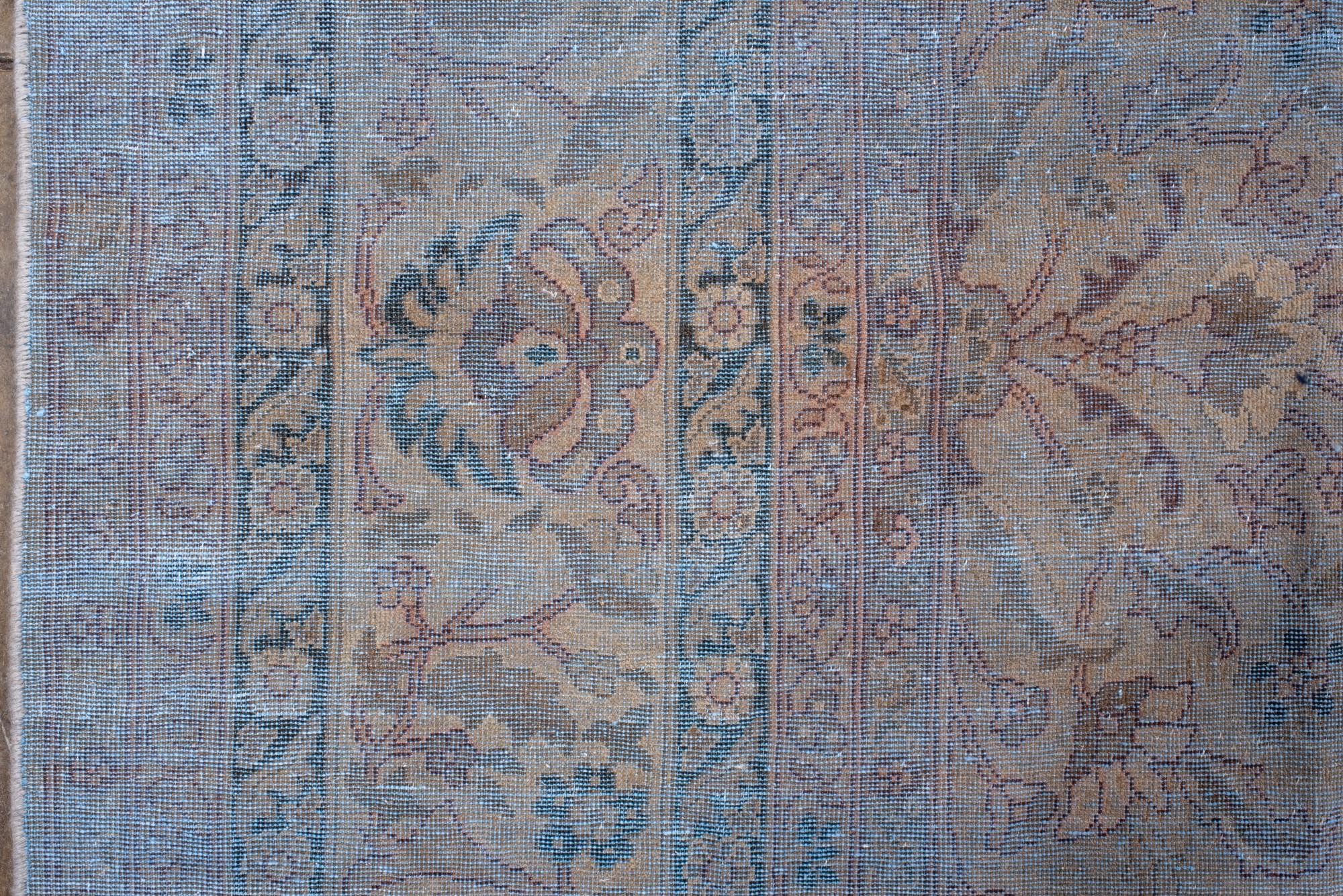 Distressed Mahal With A White and Dark Blue Field and Floral Design In Good Condition For Sale In New York, NY