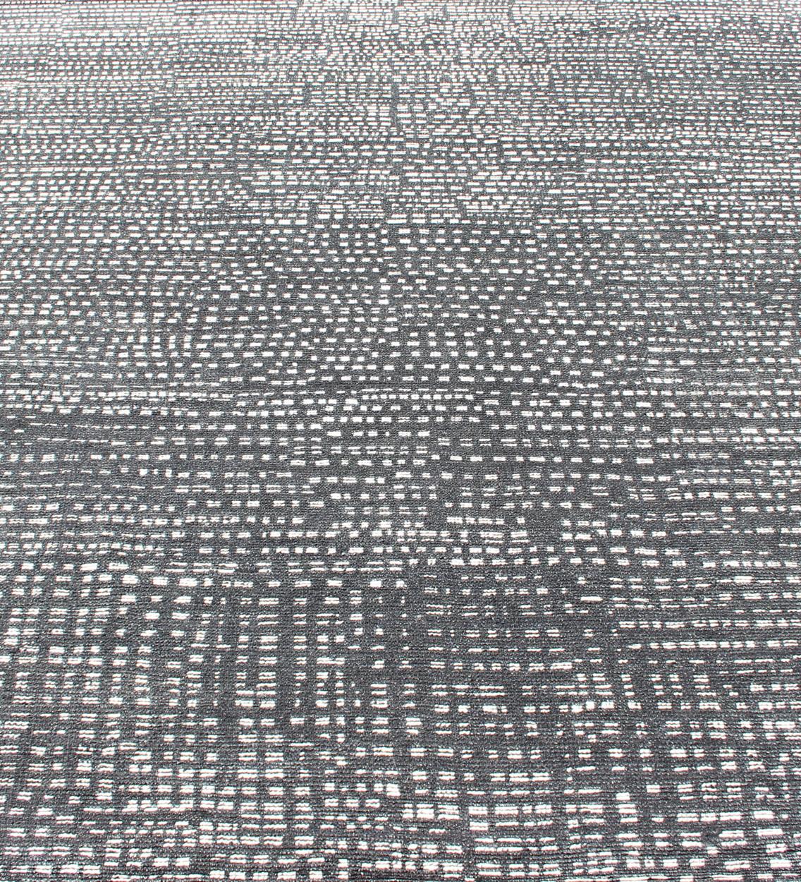Distressed Modern Indian Wool Area Rug in Charcoal And White 9'0 x 11'11 For Sale 7