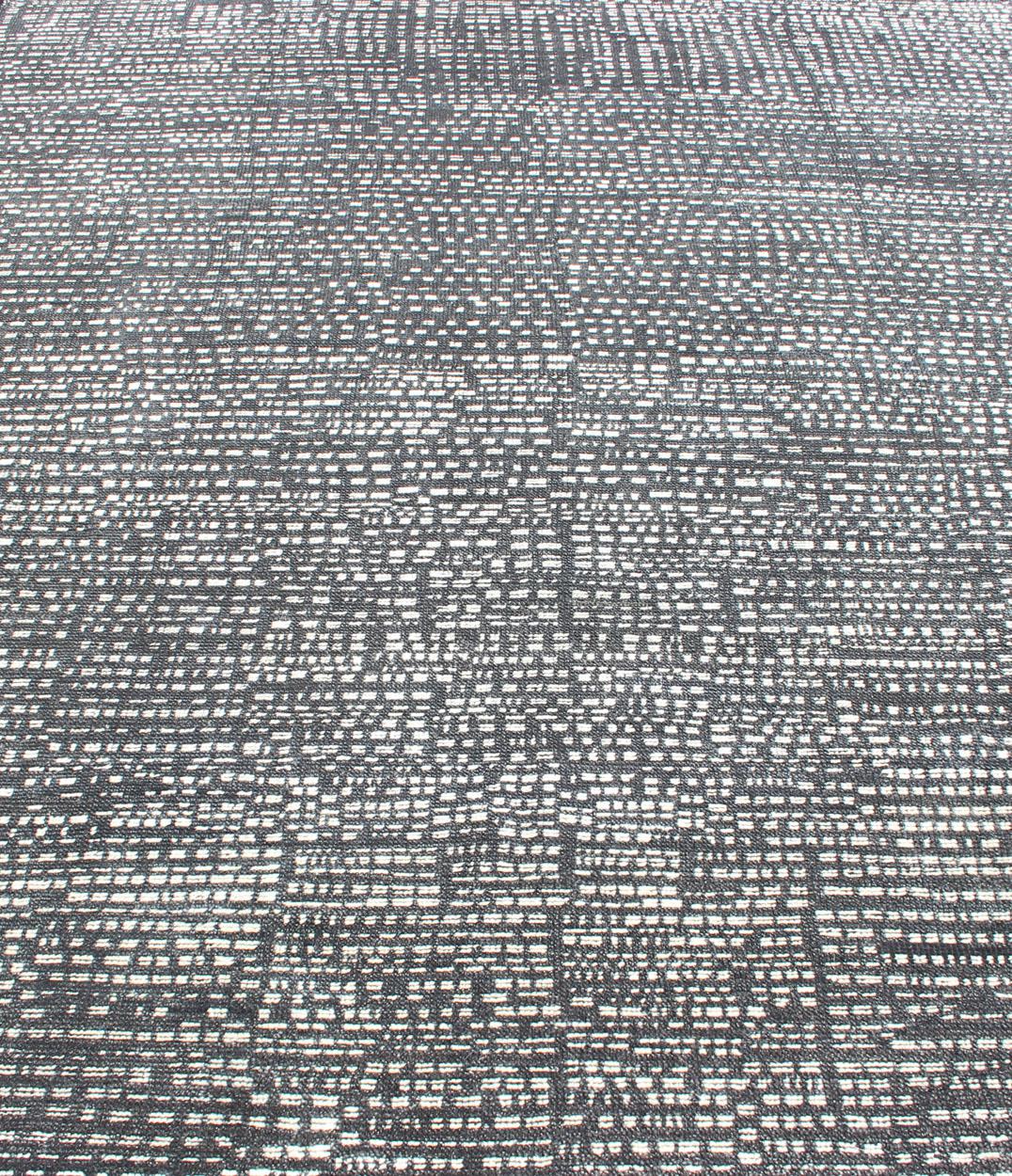 Distressed Modern Indian Wool Area Rug in Charcoal And White 9'0 x 11'11 For Sale 2