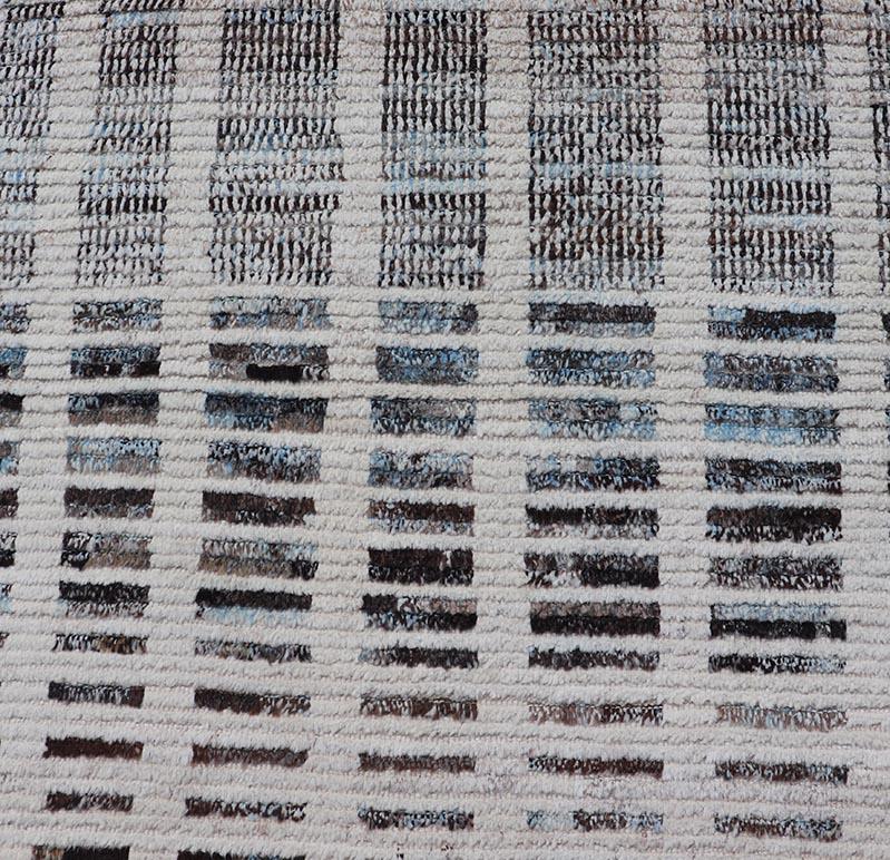 Distressed Modern runner in Black and White with A Modern Casual Vibe. Modern Wool Hand Knotted Black and White All-Over Modern Designed Runner. Keivan Woven Arts / AFG-58430, country of origin / type: Afghanistan / Piled, condition: