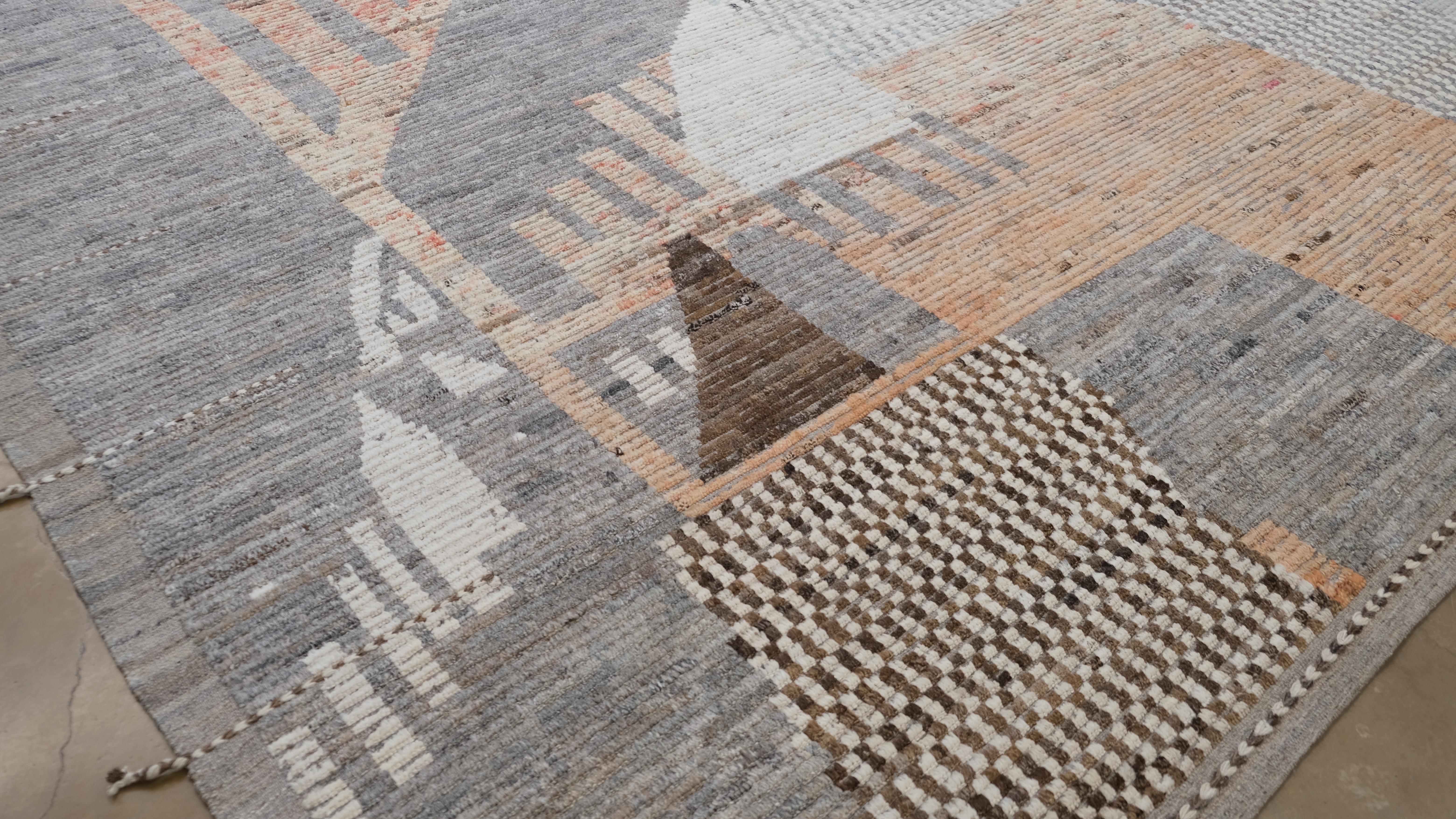 Distressed Moroccan Multi Colored Wool Rug 14'x17' In New Condition For Sale In Torrance, CA