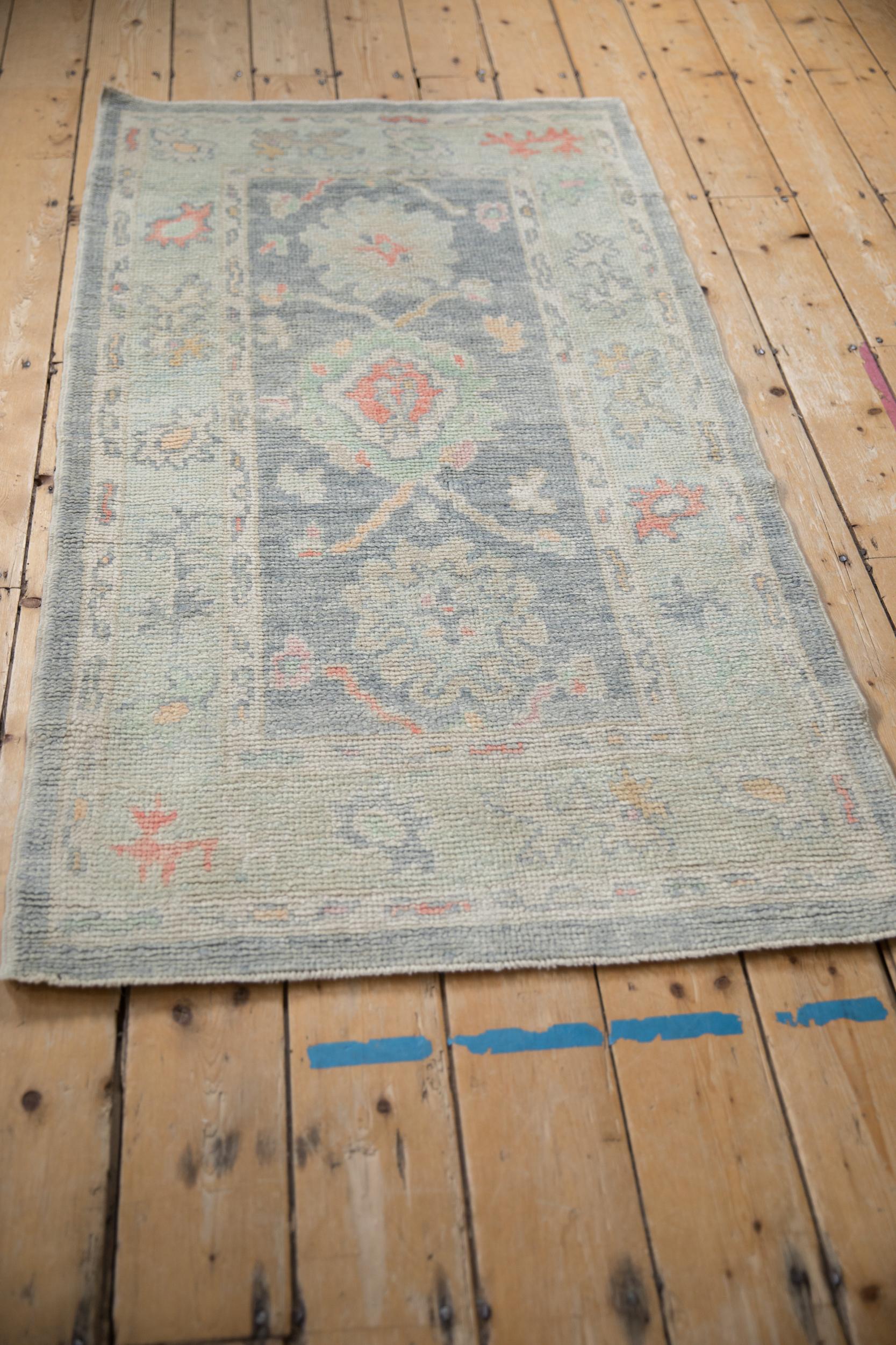 Distressed Oushak Rug In Fair Condition For Sale In Katonah, NY