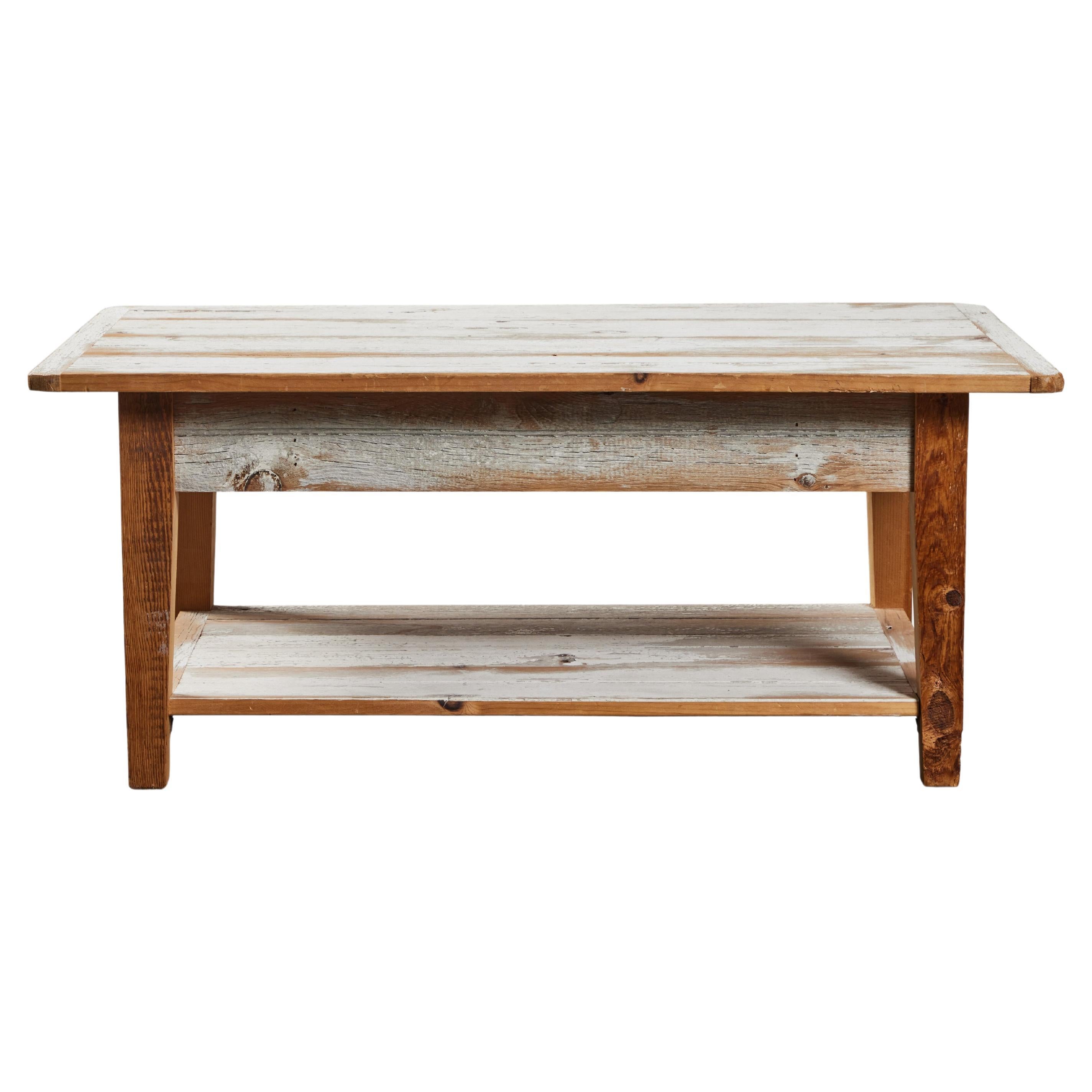 Table basse en chêne blanc peint et vieilli