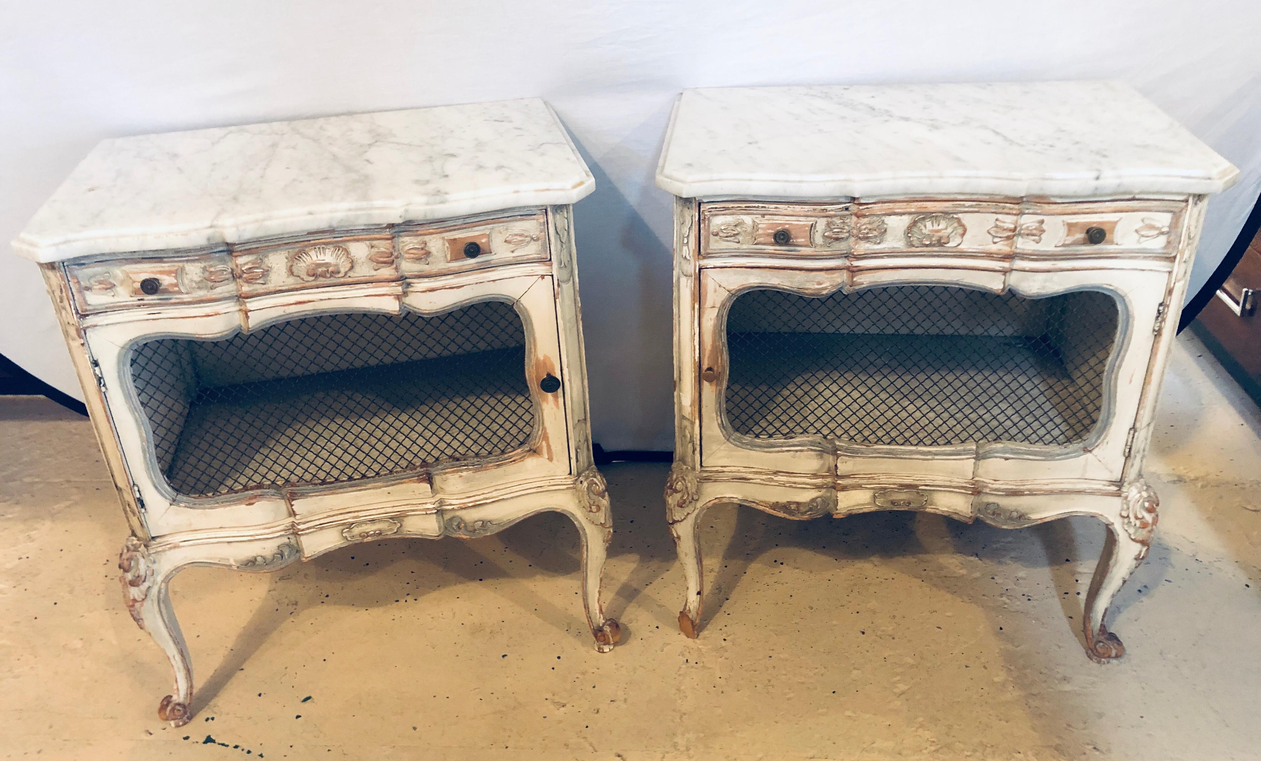 Hollywood Regency Distressed Pair of Louis XV Style Marble Top End Tables Bed/Night Side Stand
