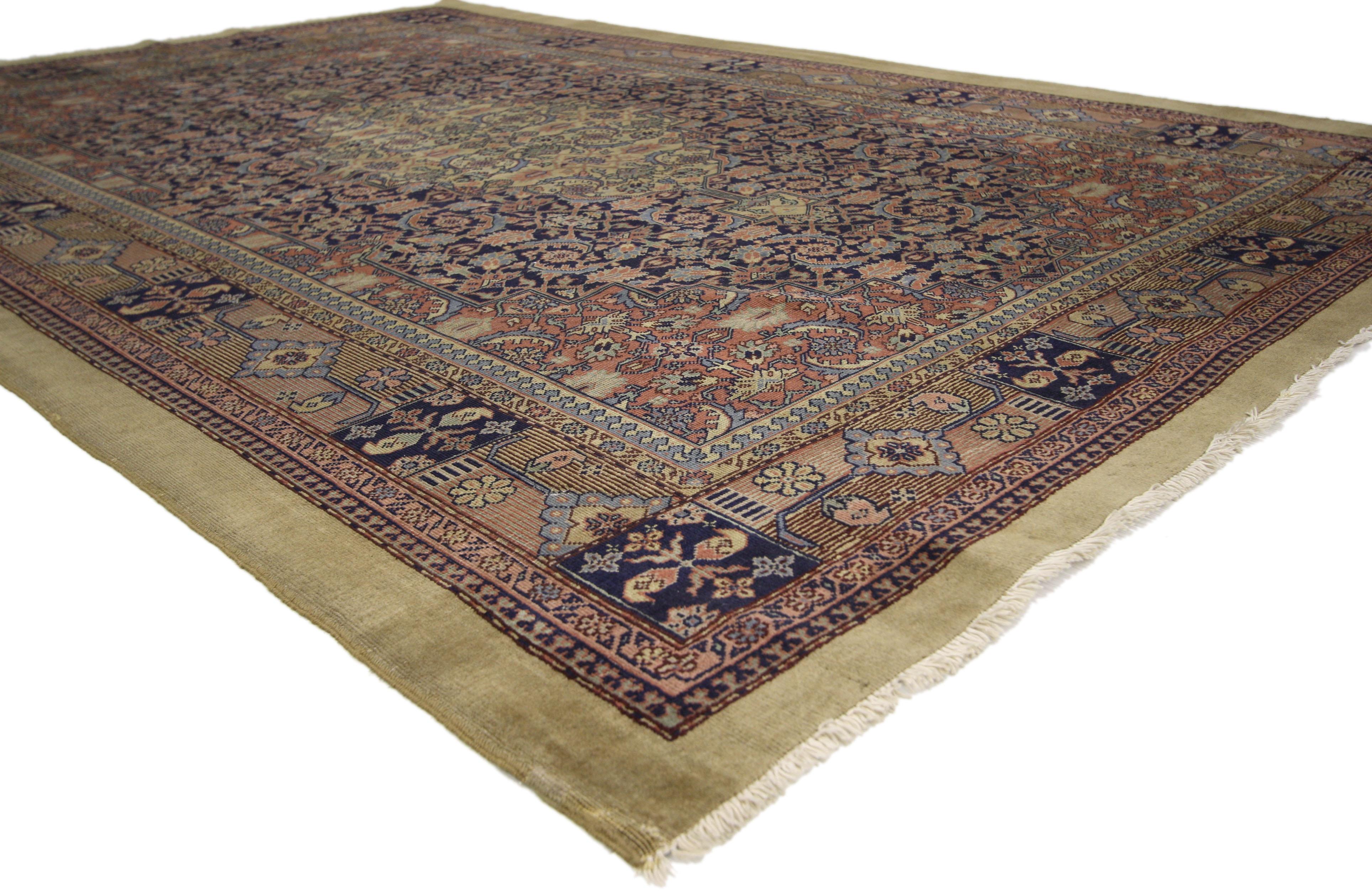 Rustique Tapis persan vieilli de style Malayer en vente