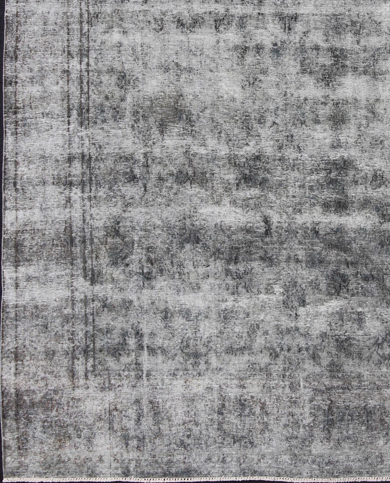 Tappeto persiano con design moderno, sfondo grigio e riflessi blu notte, rug/crv-10046449, tappeto persiano con effetto distressed.
Misure: 9'4 x 12'6.