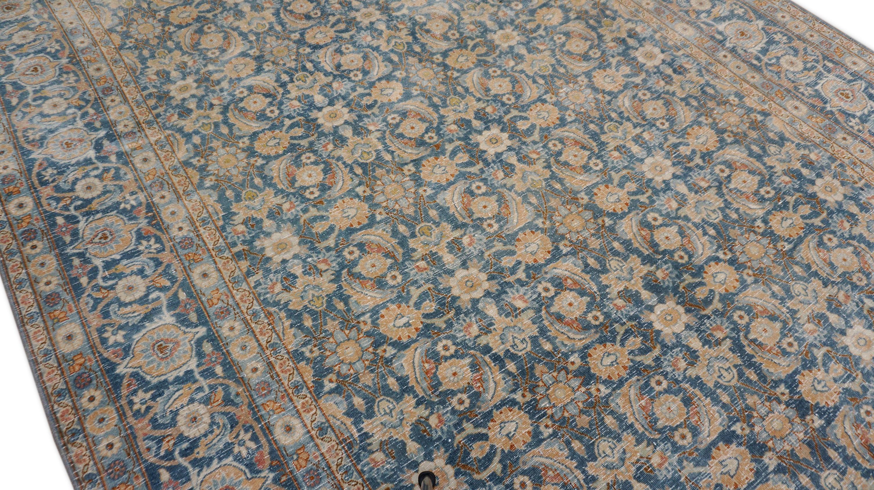 Noué à la main Tapis persan Tabriz en laine bleue vieillie 6'4''x9'7'' en vente
