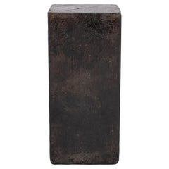 Table d'appoint en pierre de rivière vieillie