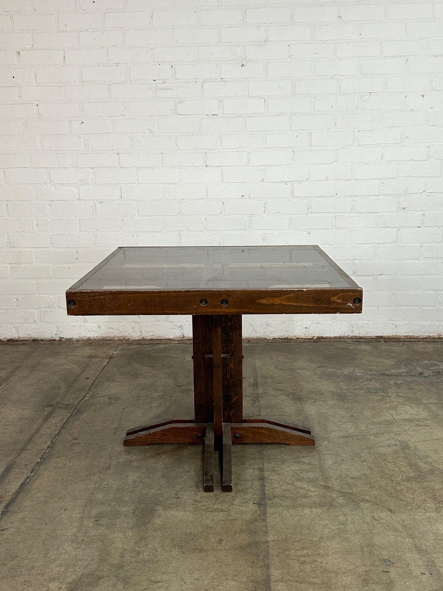 Distressed Rustic Dining table In Good Condition In Los Angeles, CA