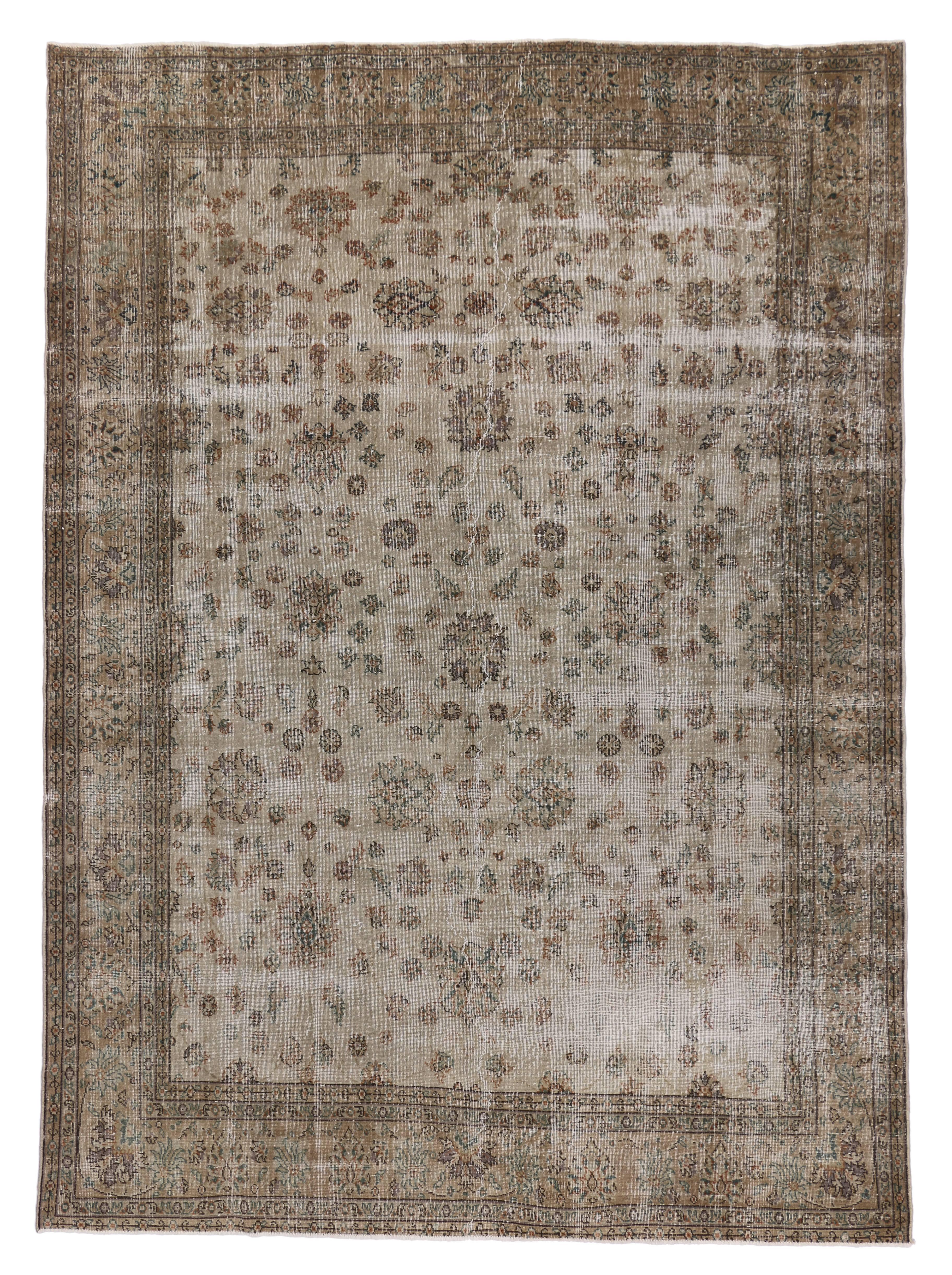 51093 distressed Sivas rug with shabby chic farmhouse style 08'04 x 11'07. With its cosy casual vibe, neutral color palette and rugged charm, this distressed vintage Sivas rug with shabby chic farmhouse style creates a warm and collected atmosphere.