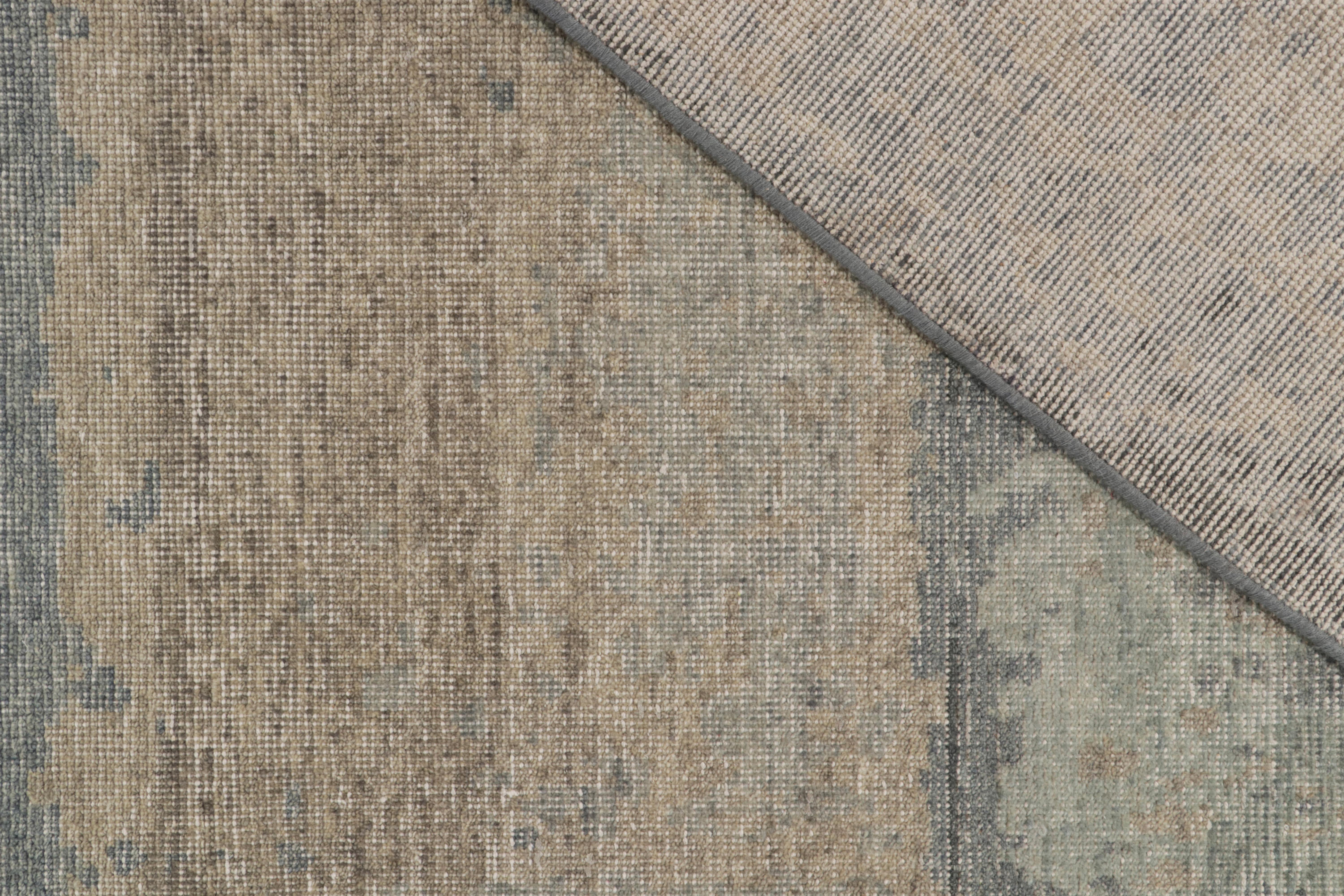 Rug & Kilim's Distressed Style Modern Rug in Gray, Blue, Beige Abstract Pattern In condizioni Nuovo in vendita a Long Island City, NY