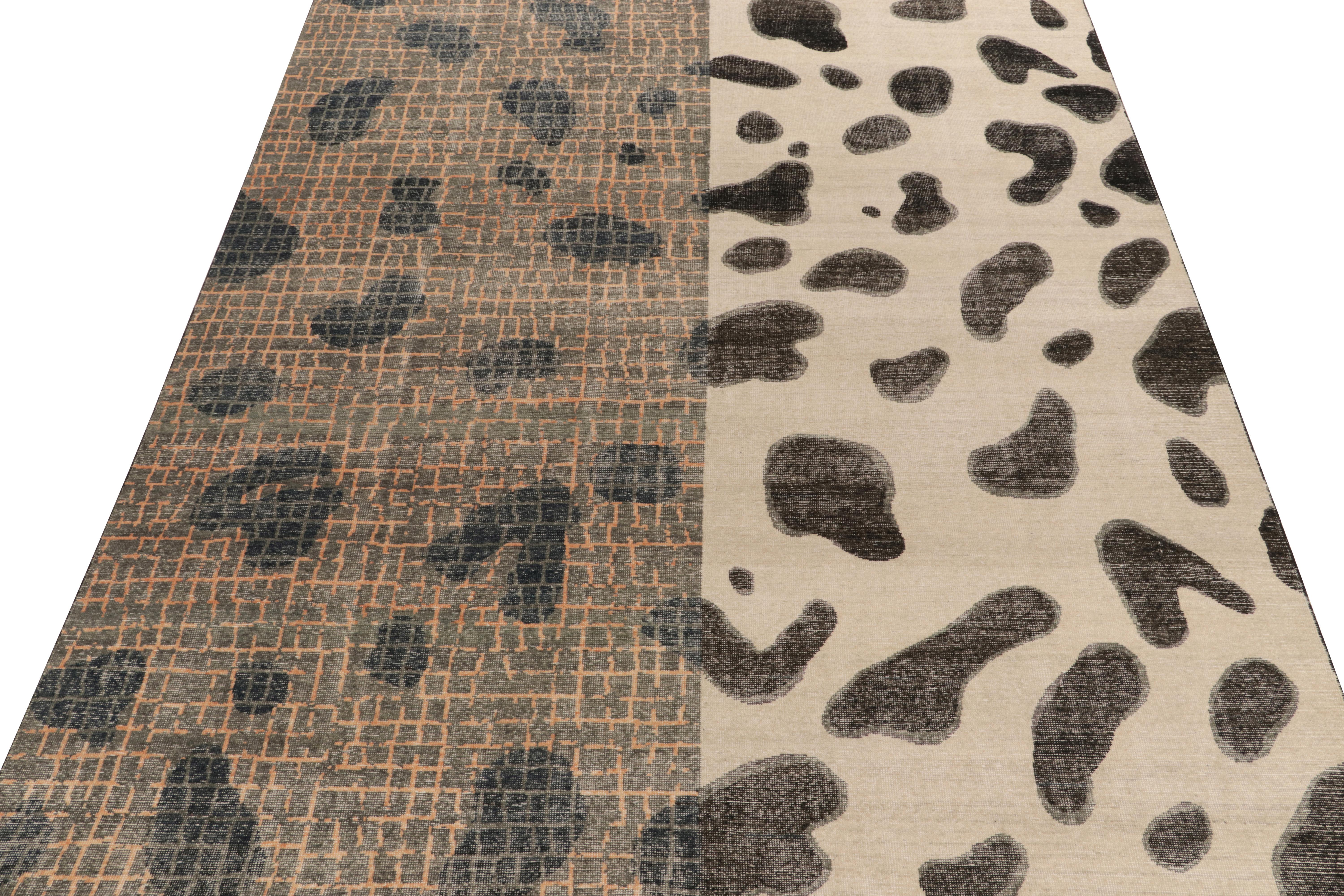 Bearing dashing abstract aesthetics with a Deco vibe, a unique 9 x 12 piece from Rug & Kilim’s Homage collection. The modern vision relishes a chic colorway of beige, brown & black with orange accents perfectly complementing the element of textural
