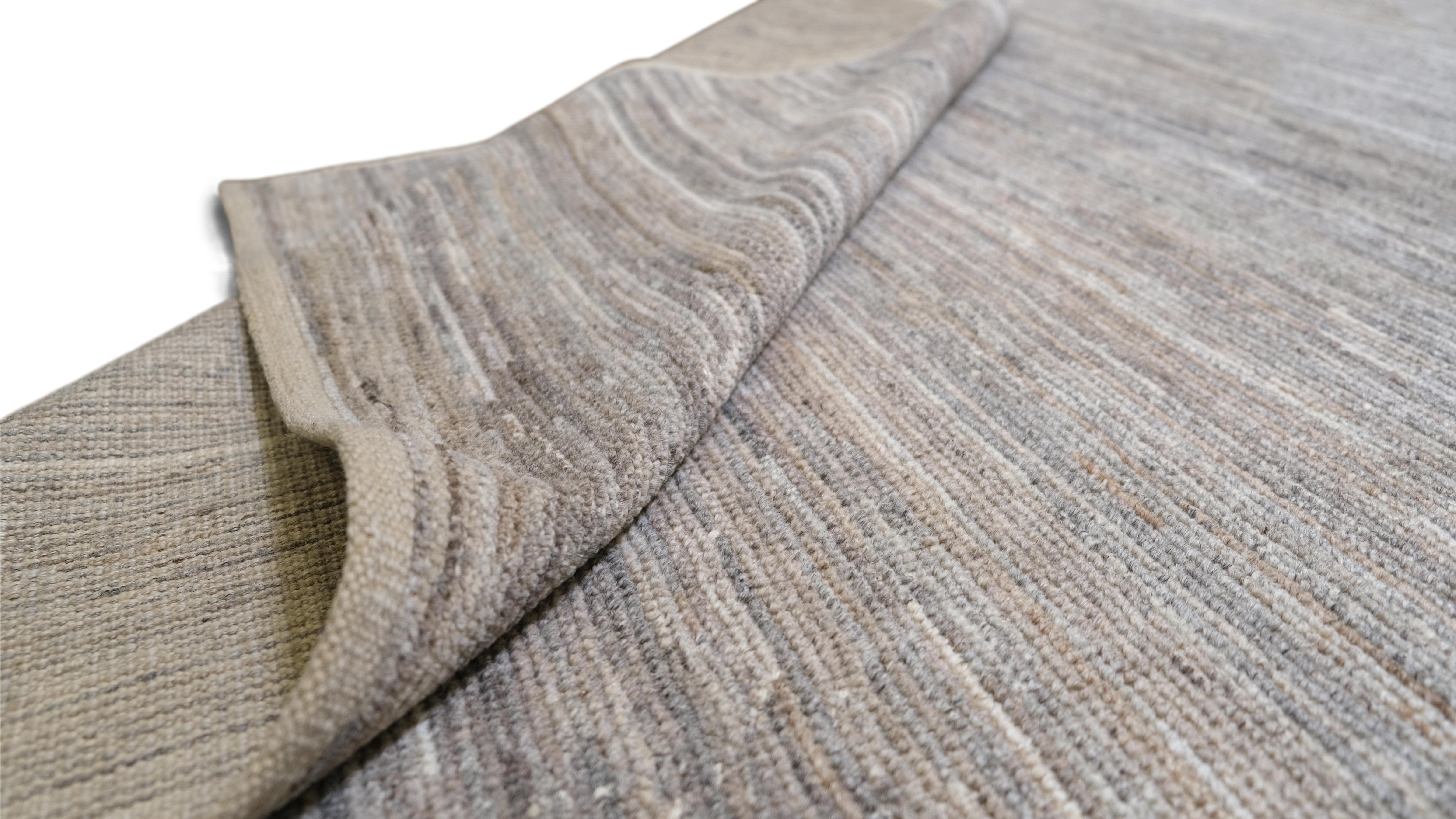 Distressed Texturierter Teppich aus natürlicher Wolle 12'1''x15'7'' (Handgeknüpft) im Angebot