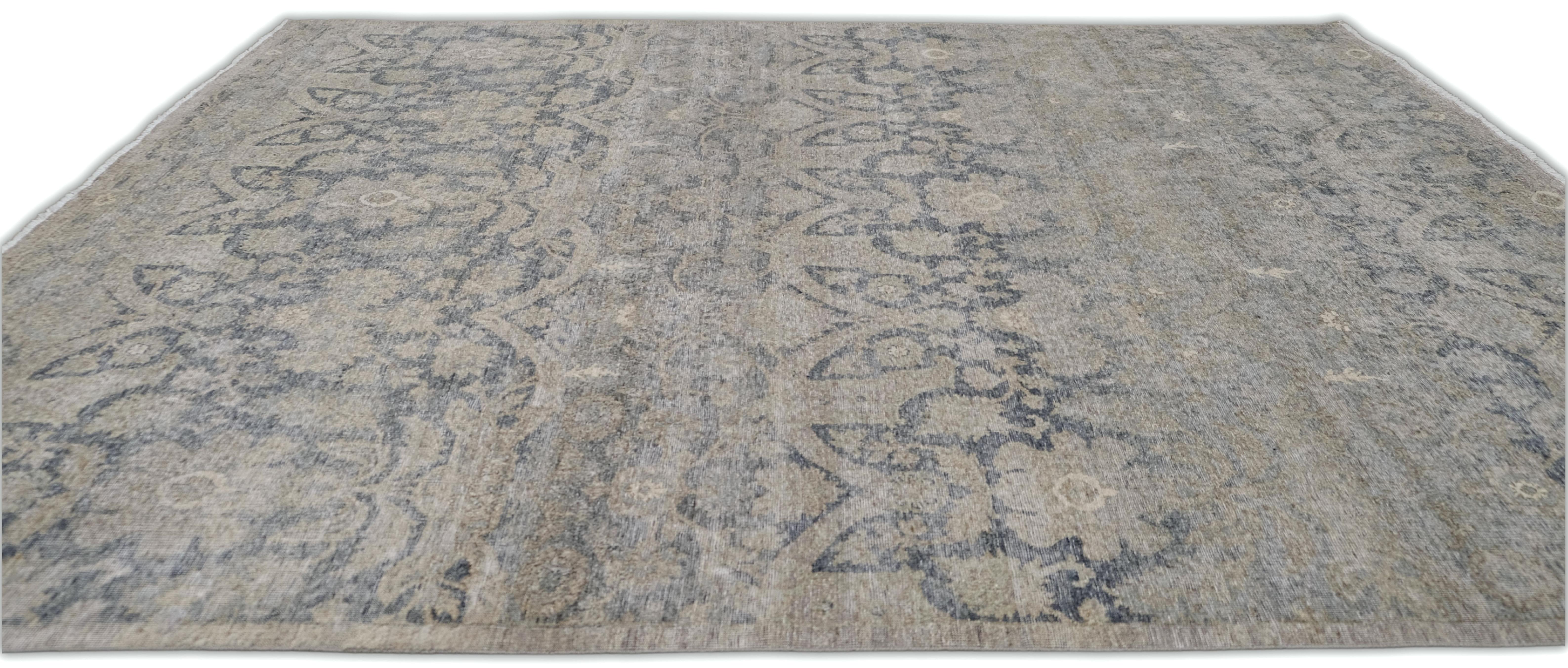Noué à la main Tapis traditionnel en laine vieilli à motifs floraux 7'10''x9'8'' en vente