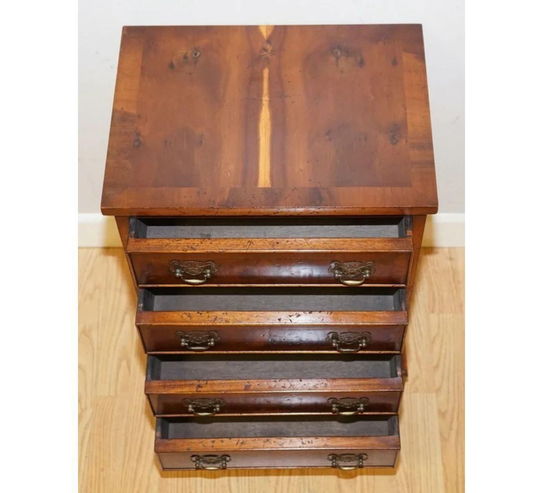 Distressed Vintage Georgian Style Yew Wood Chest of Drawers In Good Condition For Sale In Pulborough, GB