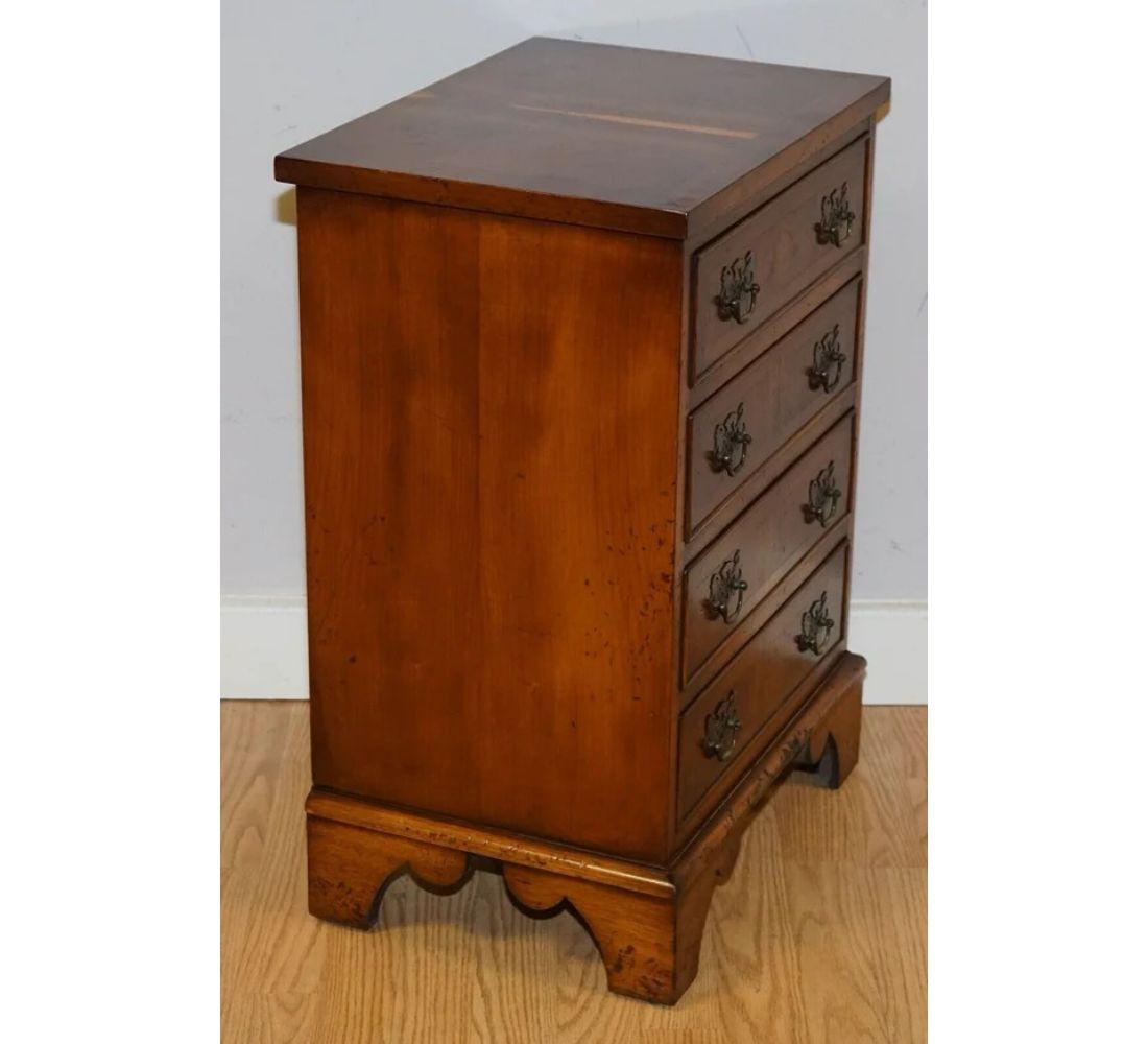 Distressed Vintage Georgian Style Yew Wood Chest of Drawers For Sale 1