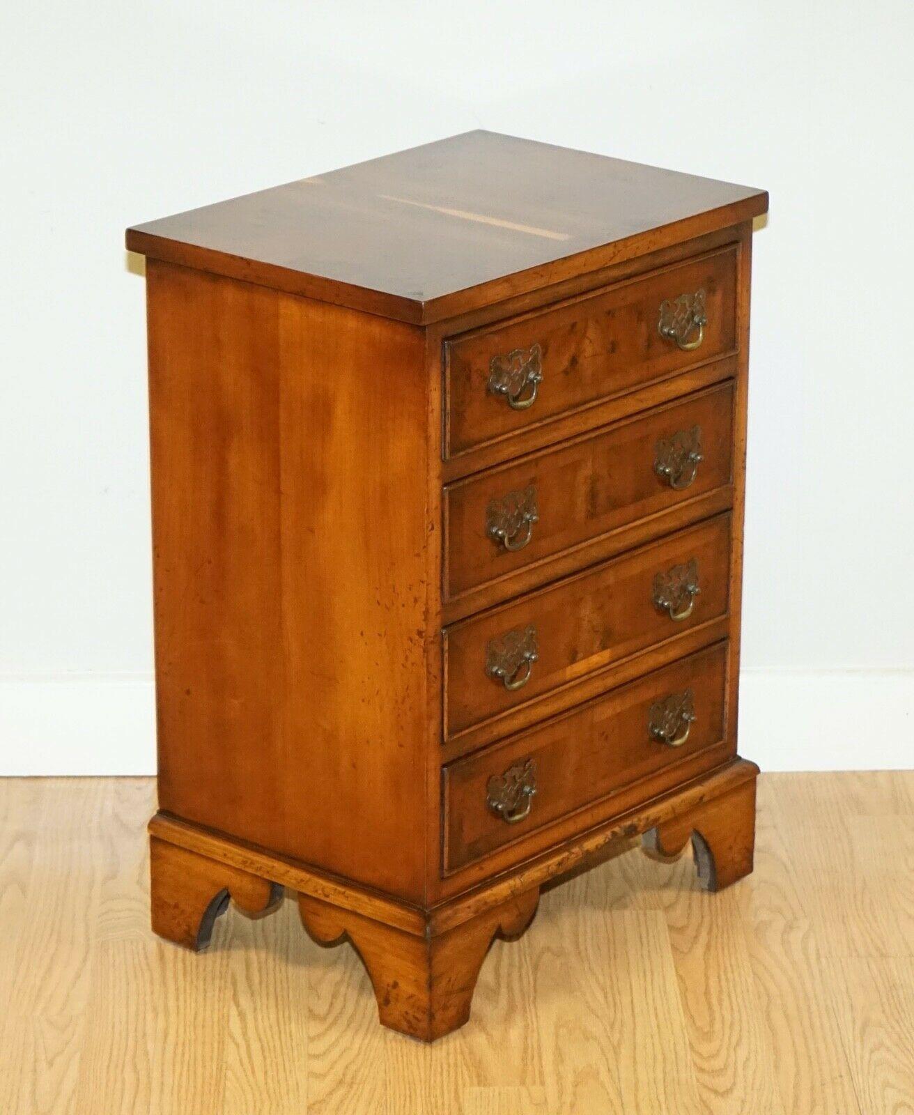 Distressed Vintage Georgian Style Yew Wood Chest of Drawers For Sale 4