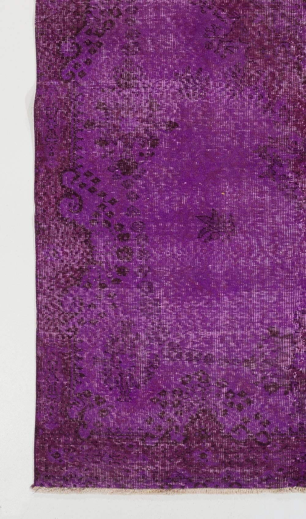 Hand-Woven 5x8.7 Ft Modern Area Rug in Purple. Hand-Knotted in Turkey. Vintage Wool Carpet