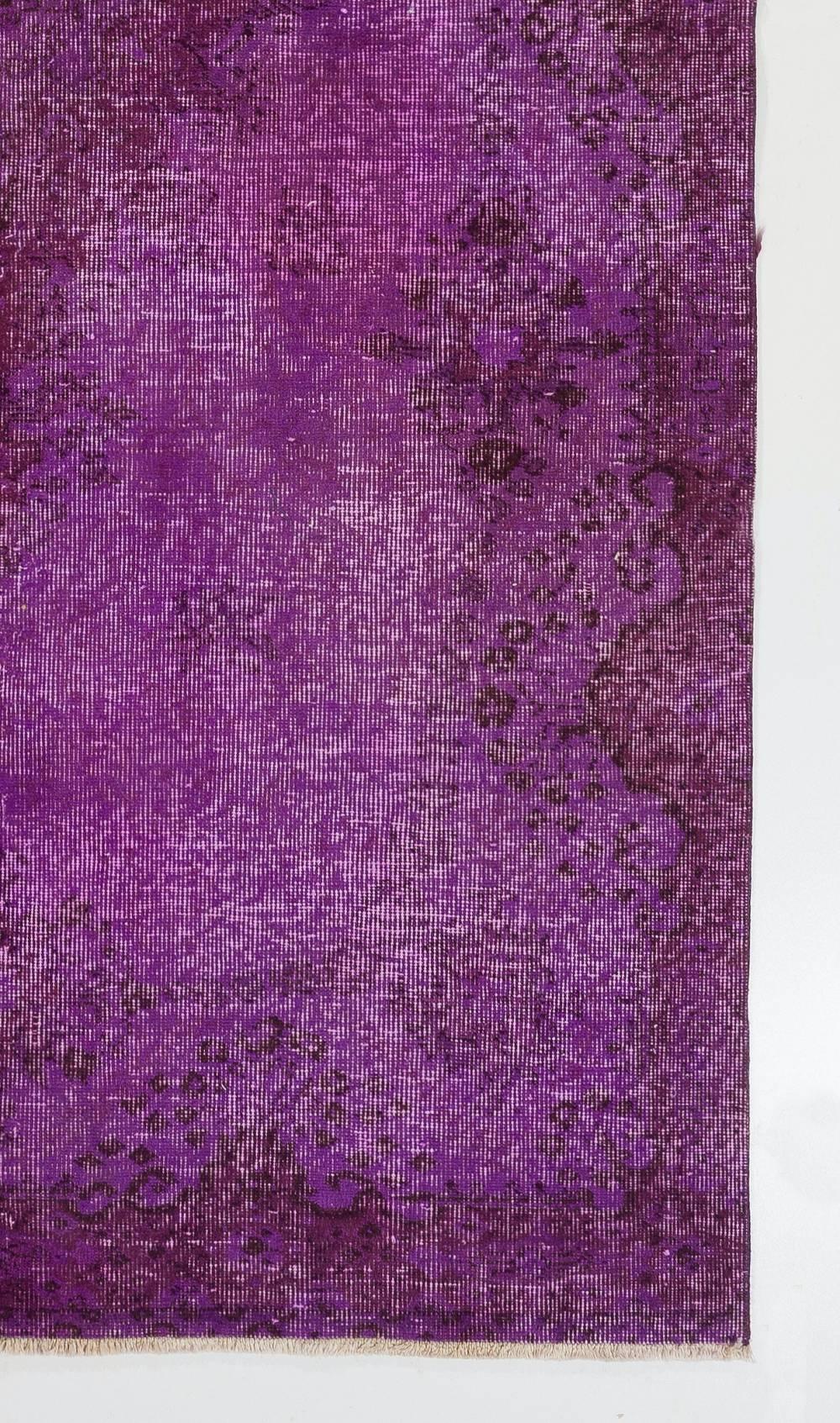 5x8.7 Ft Modern Area Rug in Purple. Hand-Knotted in Turkey. Vintage Wool Carpet In Good Condition In Philadelphia, PA