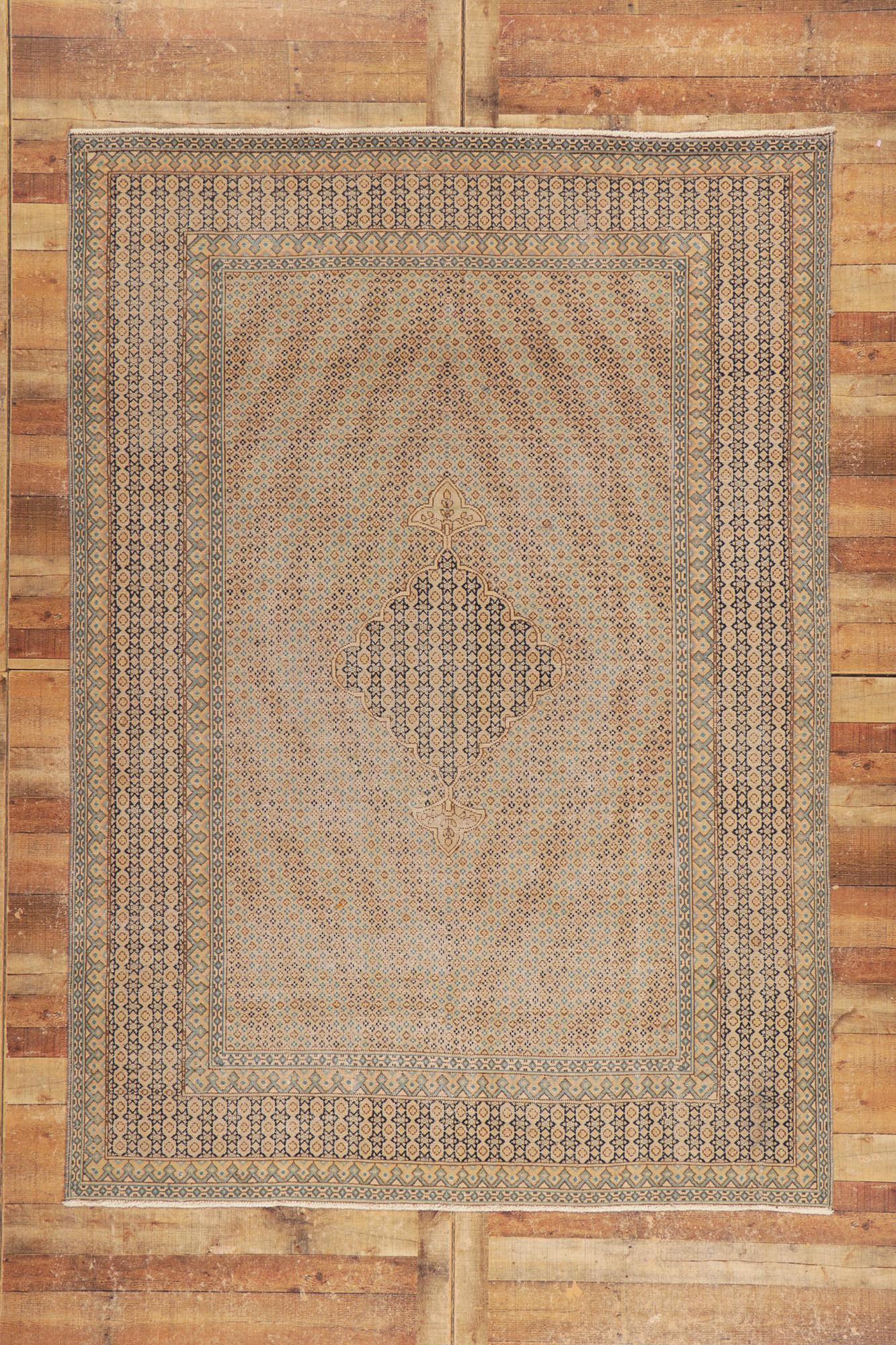 Vintage Persian Kerman Rug, Relaxed Refinement Meets Soothing Sophistication For Sale 4