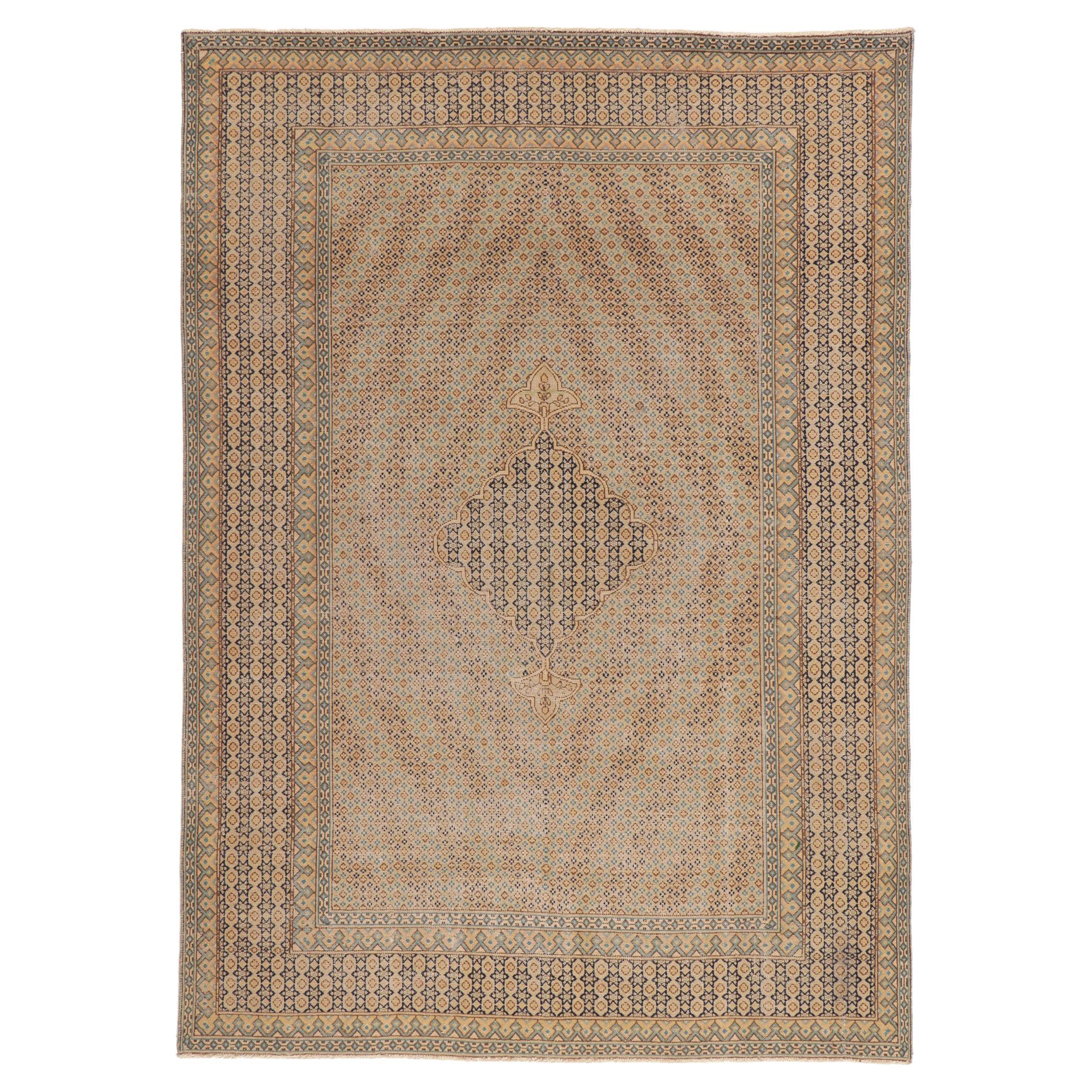 Vintage Persian Kerman Rug, Relaxed Refinement Meets Soothing Sophistication