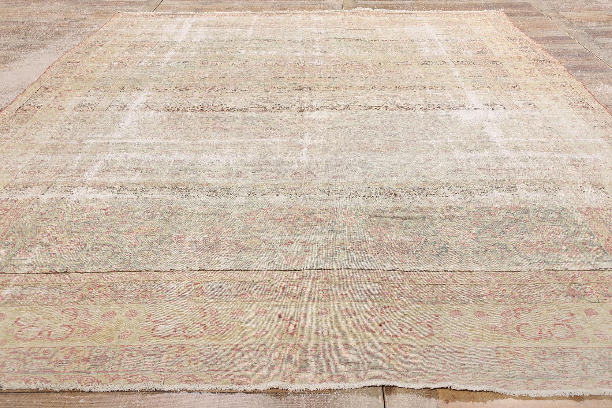 1930's Distressed Persian Kerman Carpet mit Modern Renaissance Style im Angebot 1