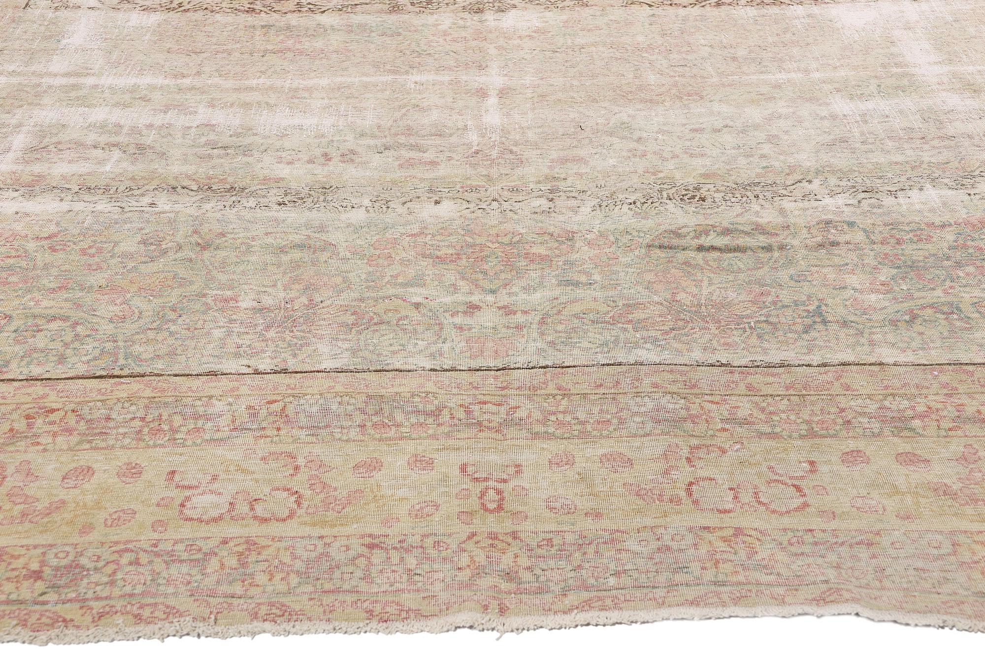 1930's Distressed Persian Kerman Carpet mit Modern Renaissance Style (Handgeknüpft) im Angebot