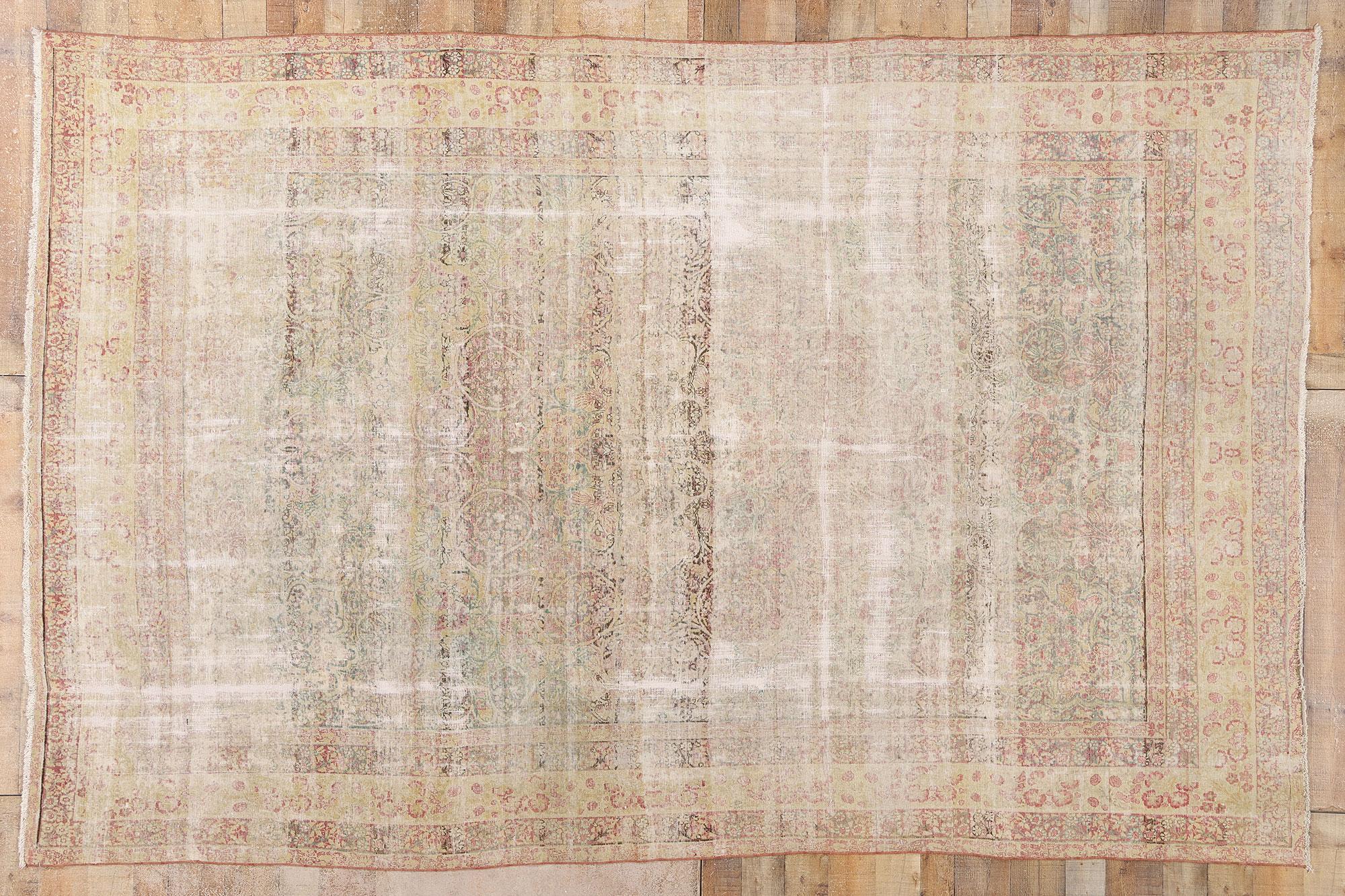 1930's Distressed Persian Kerman Carpet mit Modern Renaissance Style im Angebot 2