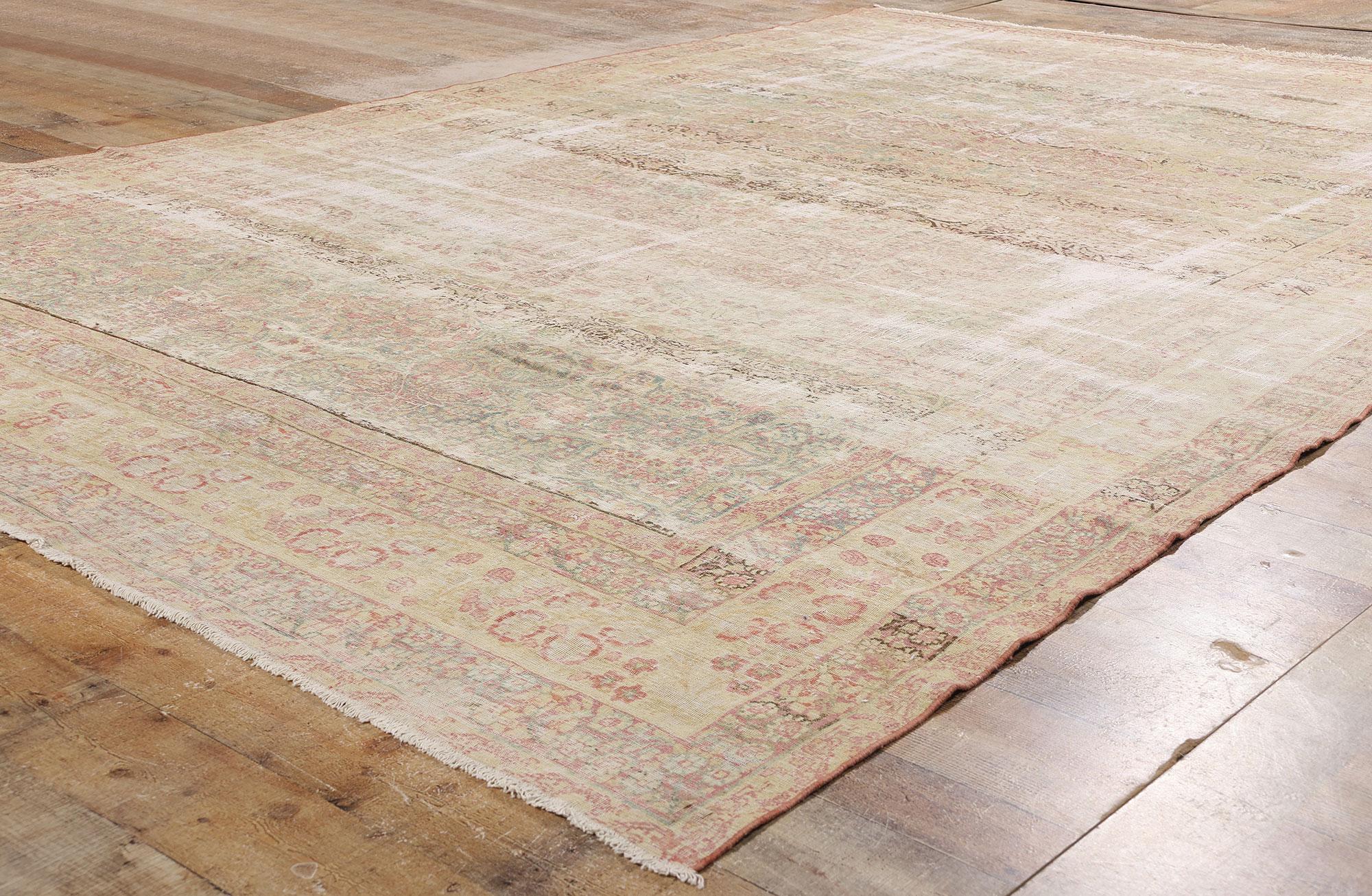 1930's Distressed Persian Kerman Carpet mit Modern Renaissance Style (Wolle) im Angebot