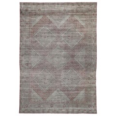 Tapis persan Khotan ancien vieilli avec style colonial américain de Williamsburg