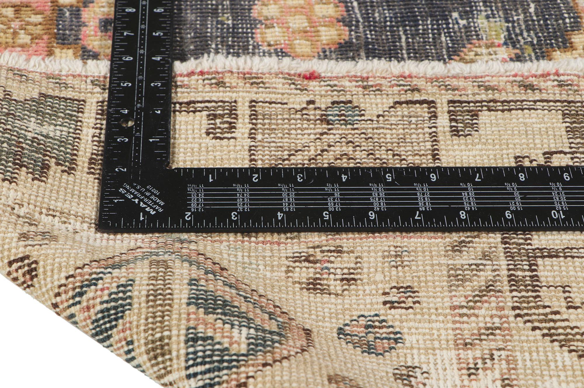 Distressed Vintage Persisch Malayer Teppich (Handgeknüpft) im Angebot