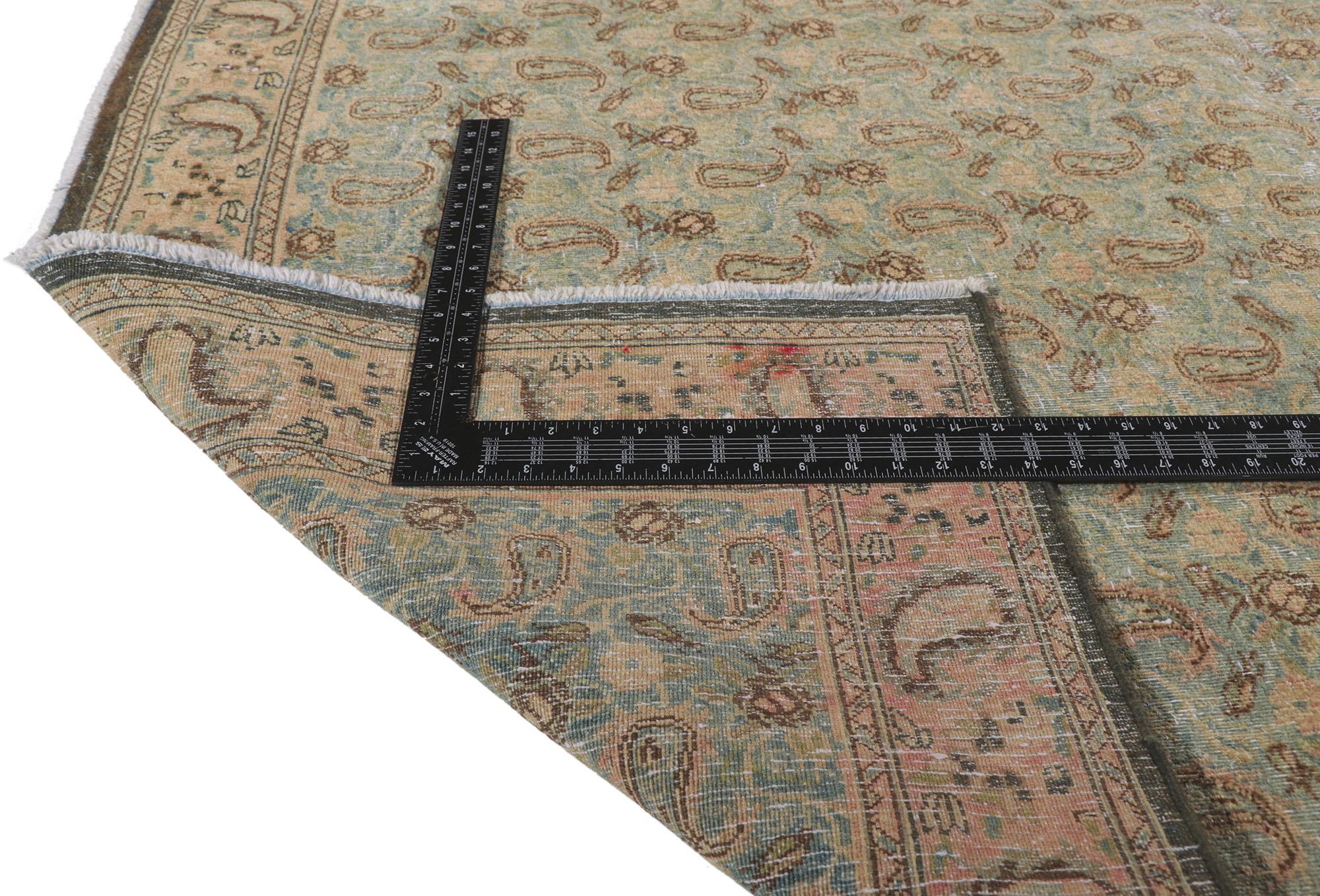Persischer Qum-Teppich im Vintage-Stil im Used-Look im Zustand „Starke Gebrauchsspuren“ im Angebot in Dallas, TX