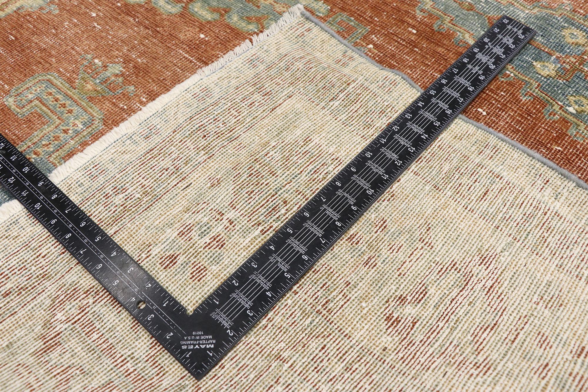Persischer Viss-Teppich im Vintage-Stil im rustikalen Stammesstil, im Used-Stil im Zustand „Starke Gebrauchsspuren“ im Angebot in Dallas, TX