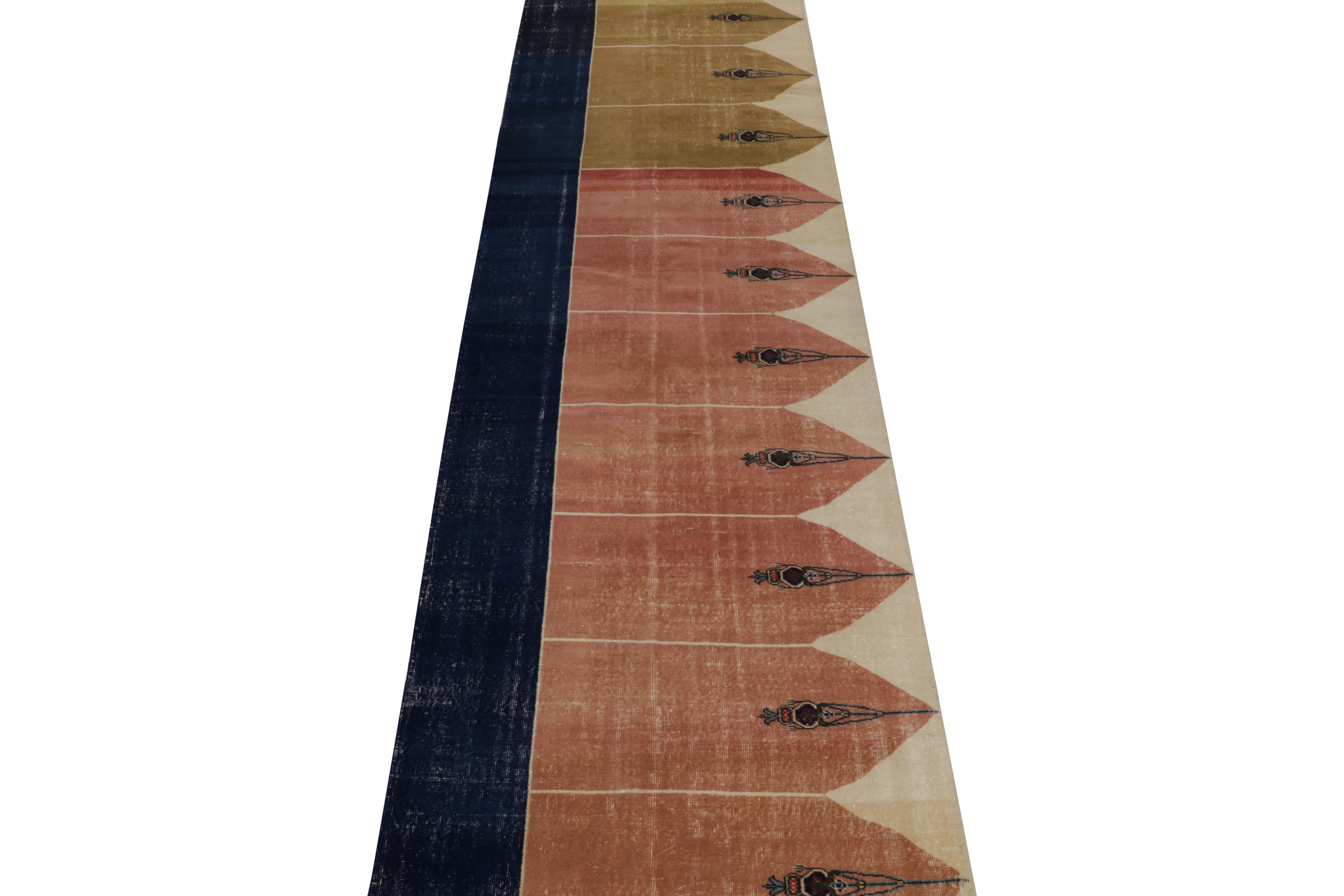 This vintage 6x19 runner rug is a rare new addition to Rug & Kilim’s classic collection. 

Further on the Design:

The drawing adapts the 