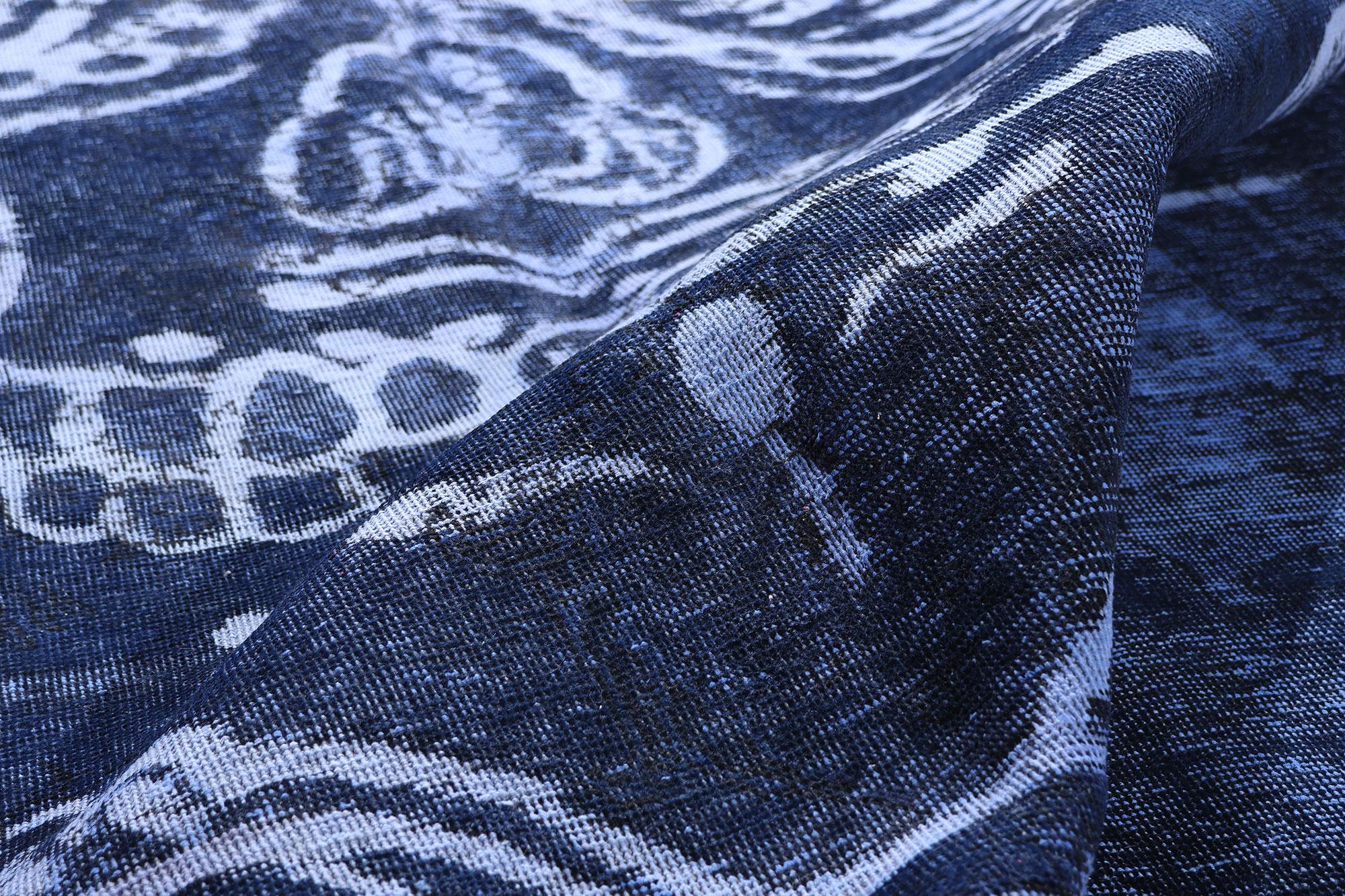 Moderno Tappeto con teschio vintage invecchiato ispirato ad Alexander McQueen in vendita