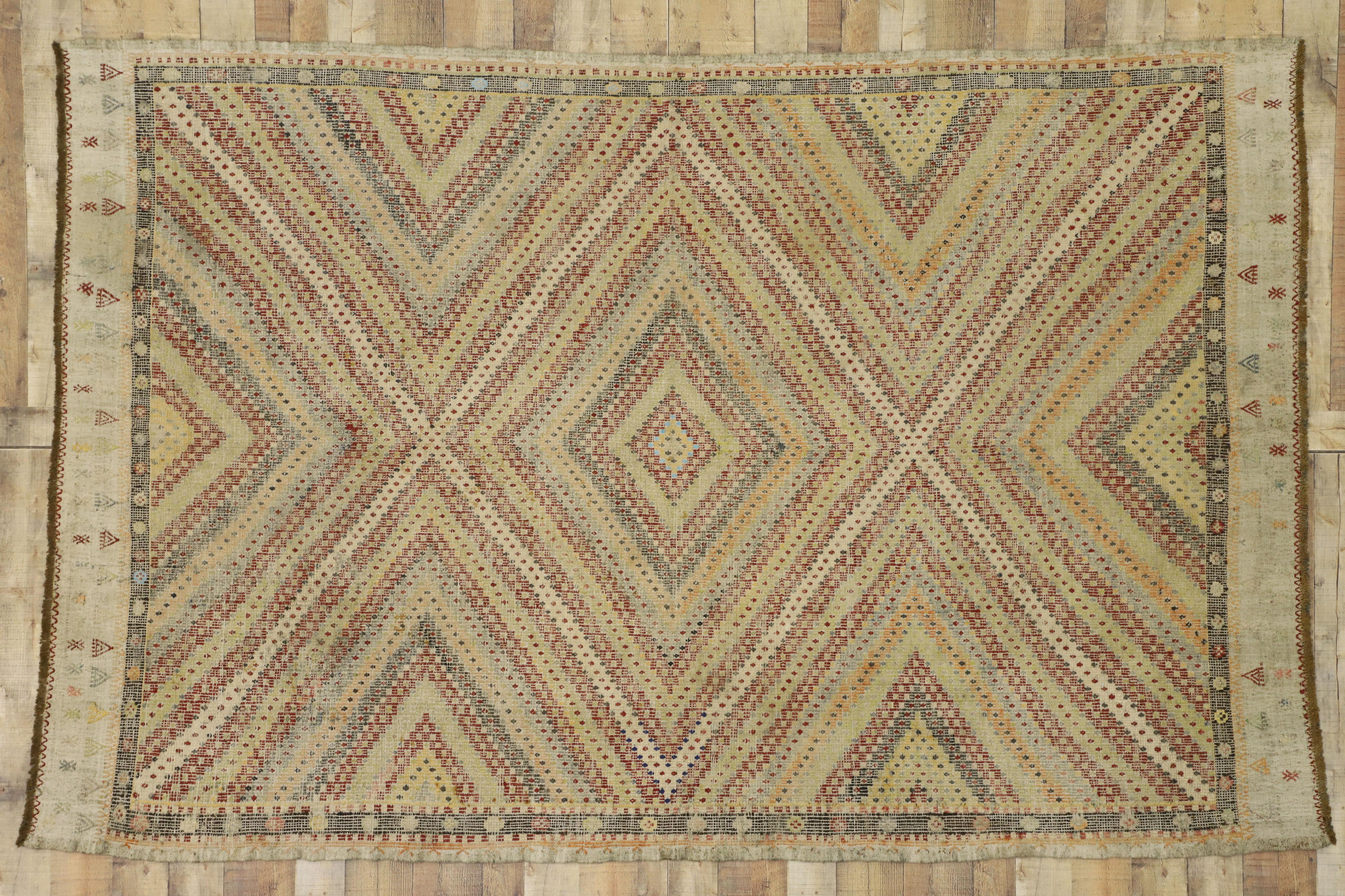 Tapis Kilim turc vintage vieilli avec style colonial britannique du Sud en vente 2