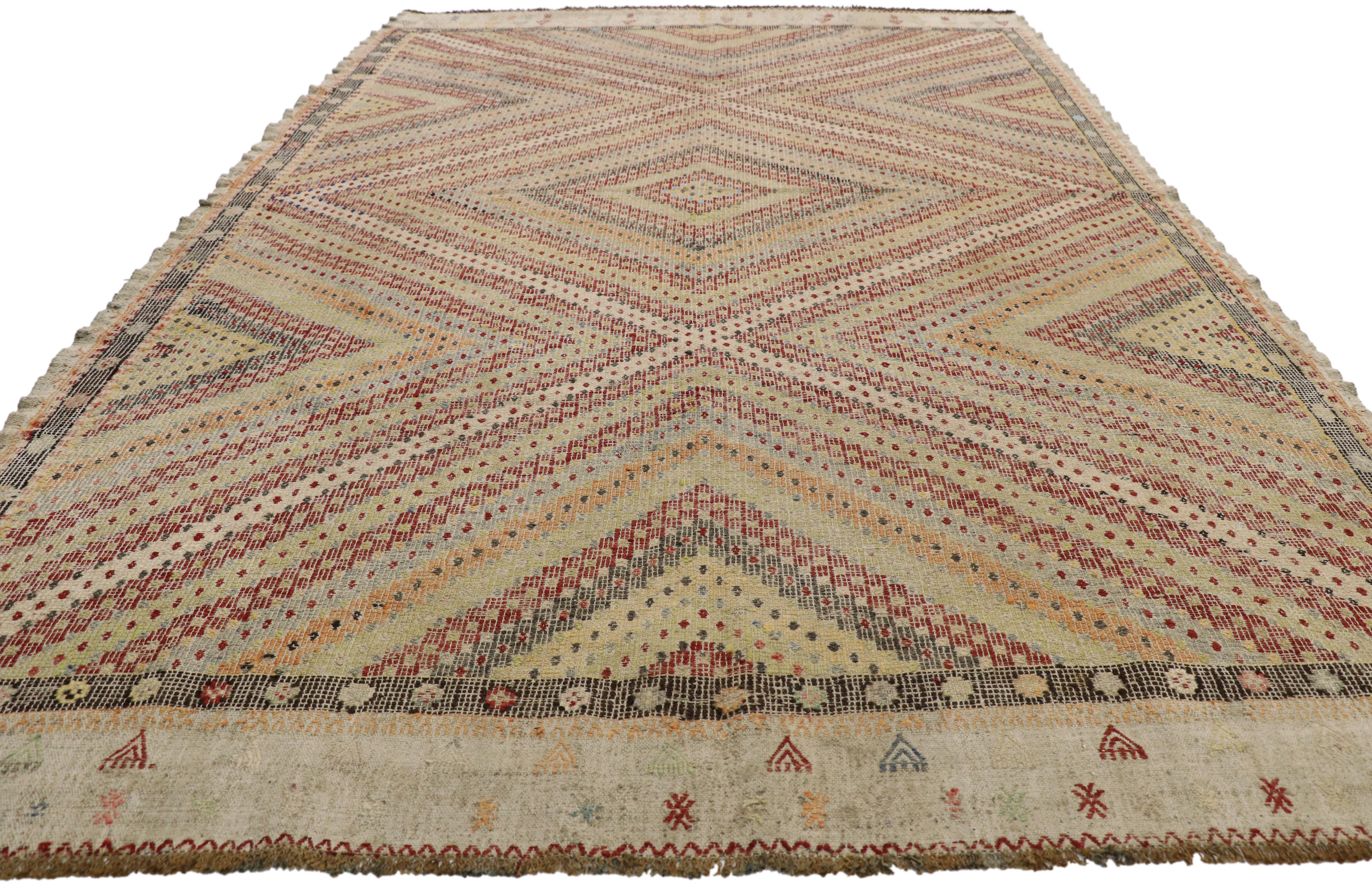 Tissé à la main Tapis Kilim turc vintage vieilli avec style colonial britannique du Sud en vente