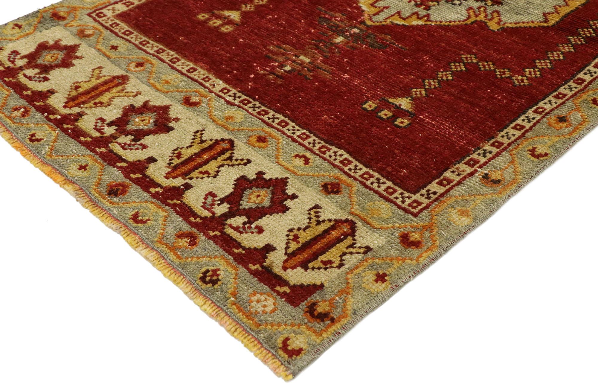 52095 distressed vintage Turkish Oushak accent rug with Modern Jacobean style. With its striking appeal and saturated color palette, this hand knotted wool vintage Turkish Oushak rug appears like a sumptuous Italian velvet, recalling the rich and