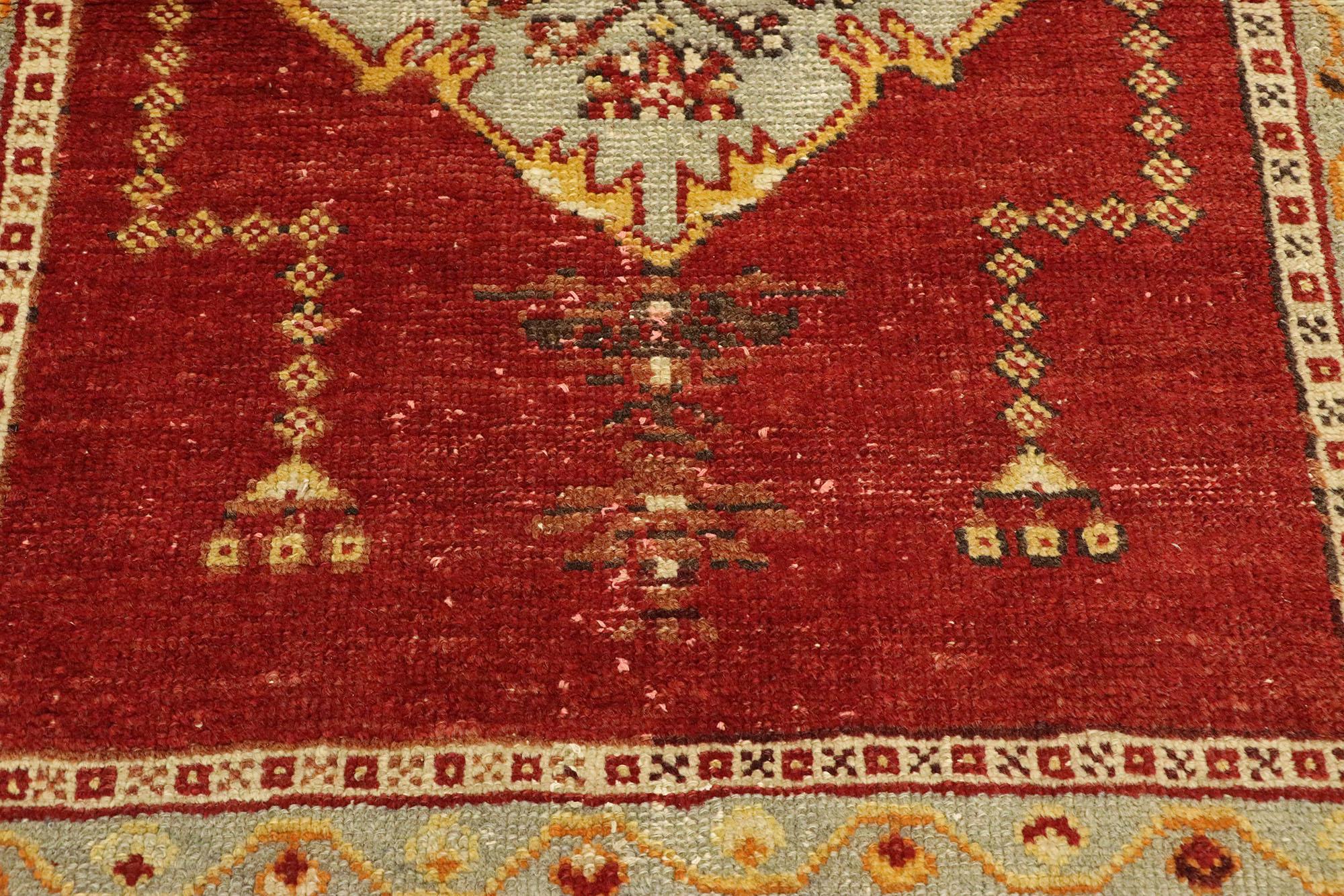 Distressed Vintage Turkish Oushak Accent Rug with Modern Jacobean Style In Distressed Condition In Dallas, TX