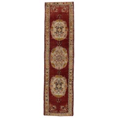 Tapis de couloir de couloir turc Oushak vintage vieilli avec style rococo français rustique