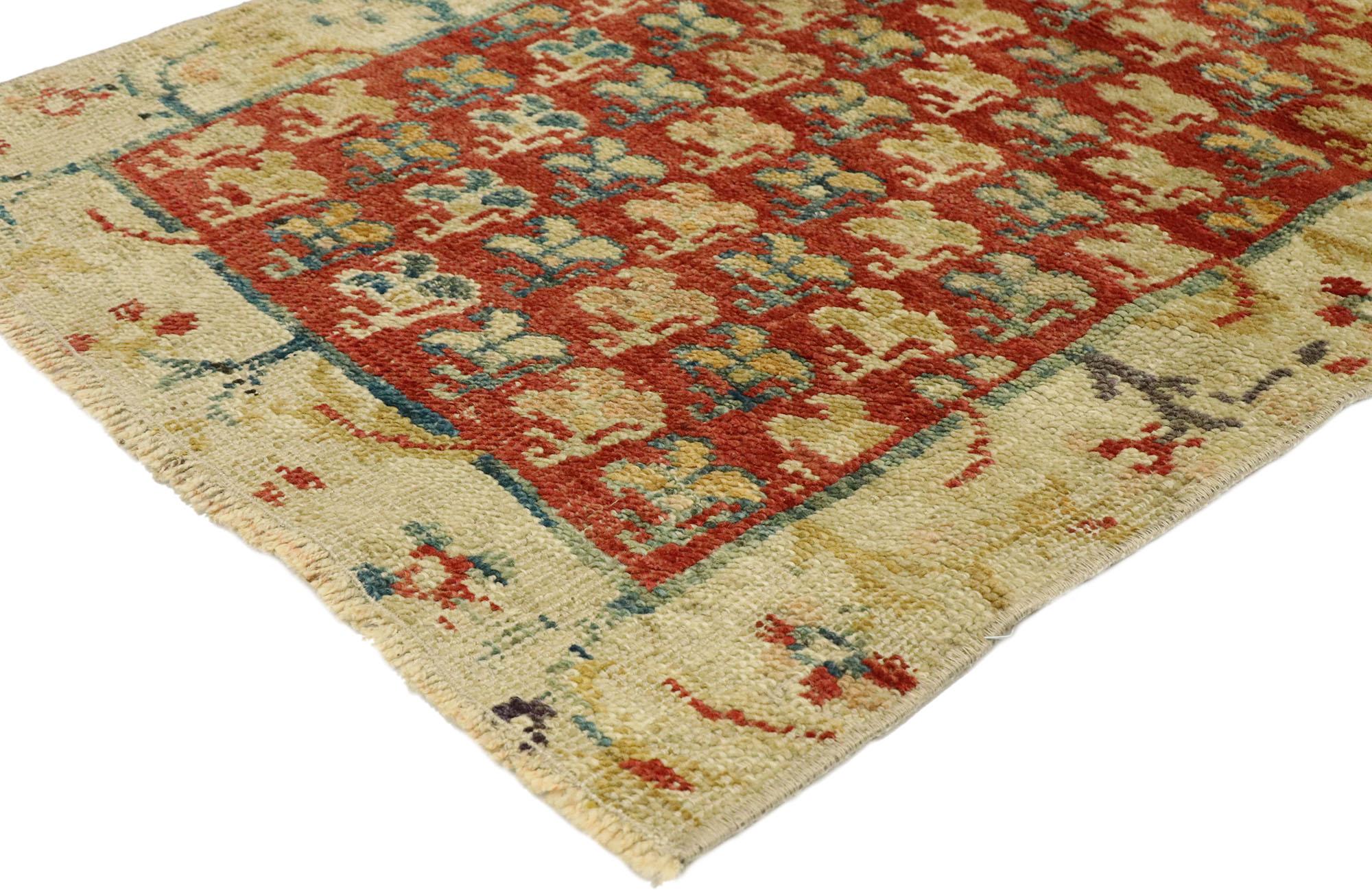 52096, distressed vintage Turkish Oushak rug with Modern Rustic Northwestern style. Down-to-earth vibes and rustic sensibility meet Pacific Northwest style in this hand knotted wool distressed vintage Turkish Oushak rug. The abrashed field features