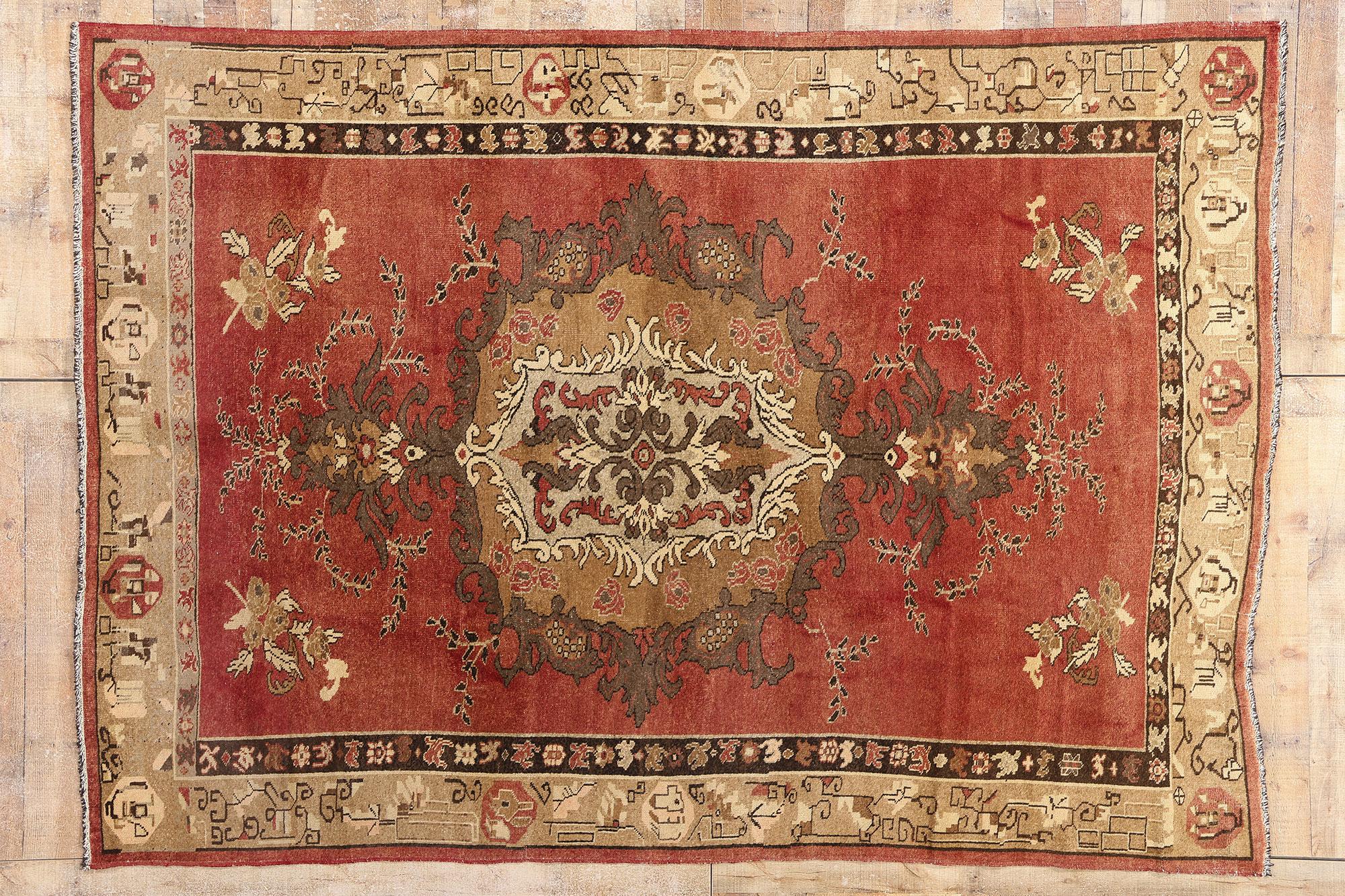 1960's Turkish Oushak Carpet with Traditional Style For Sale 9