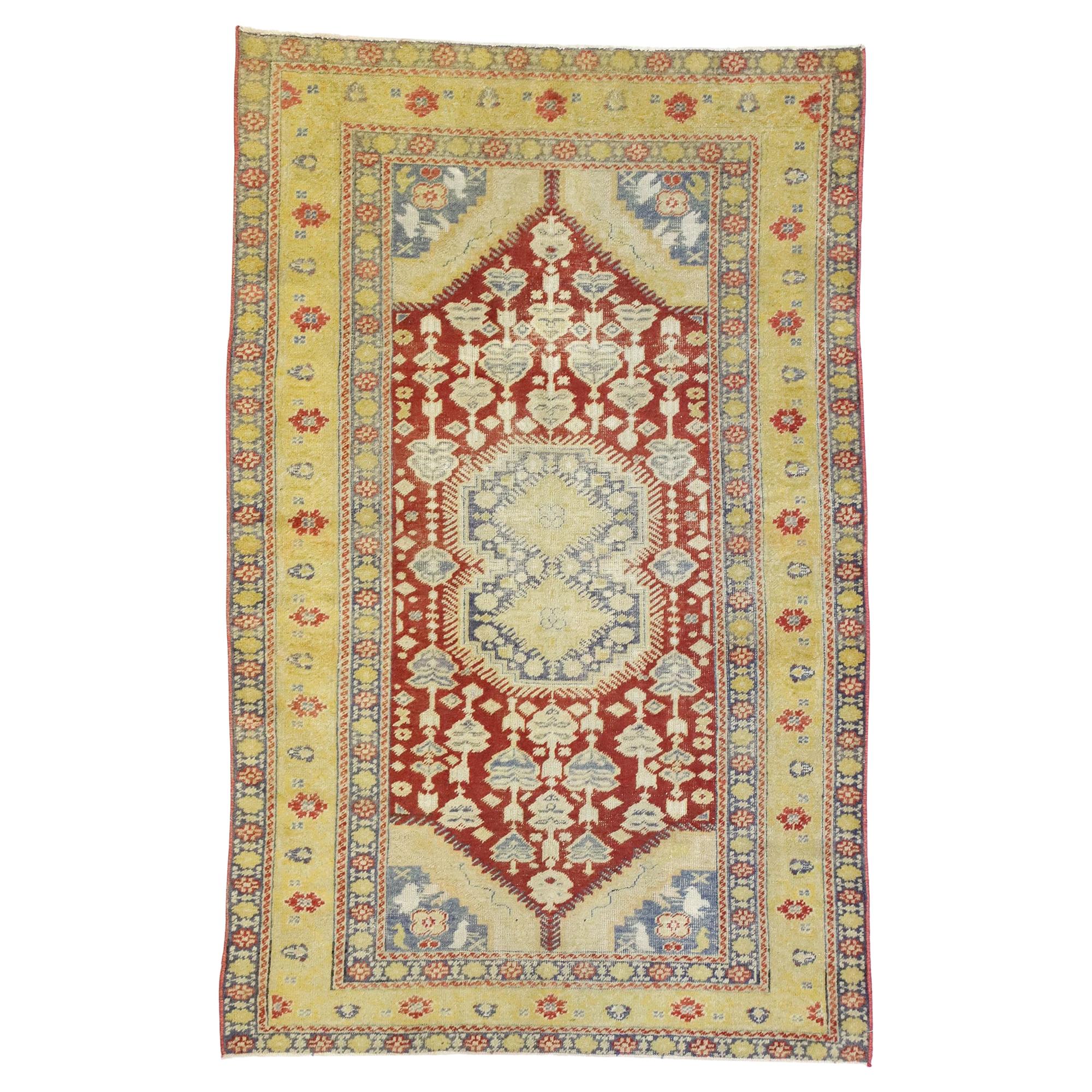 Tapis oushak turc vintage en mauvais état:: style rustique et moderne