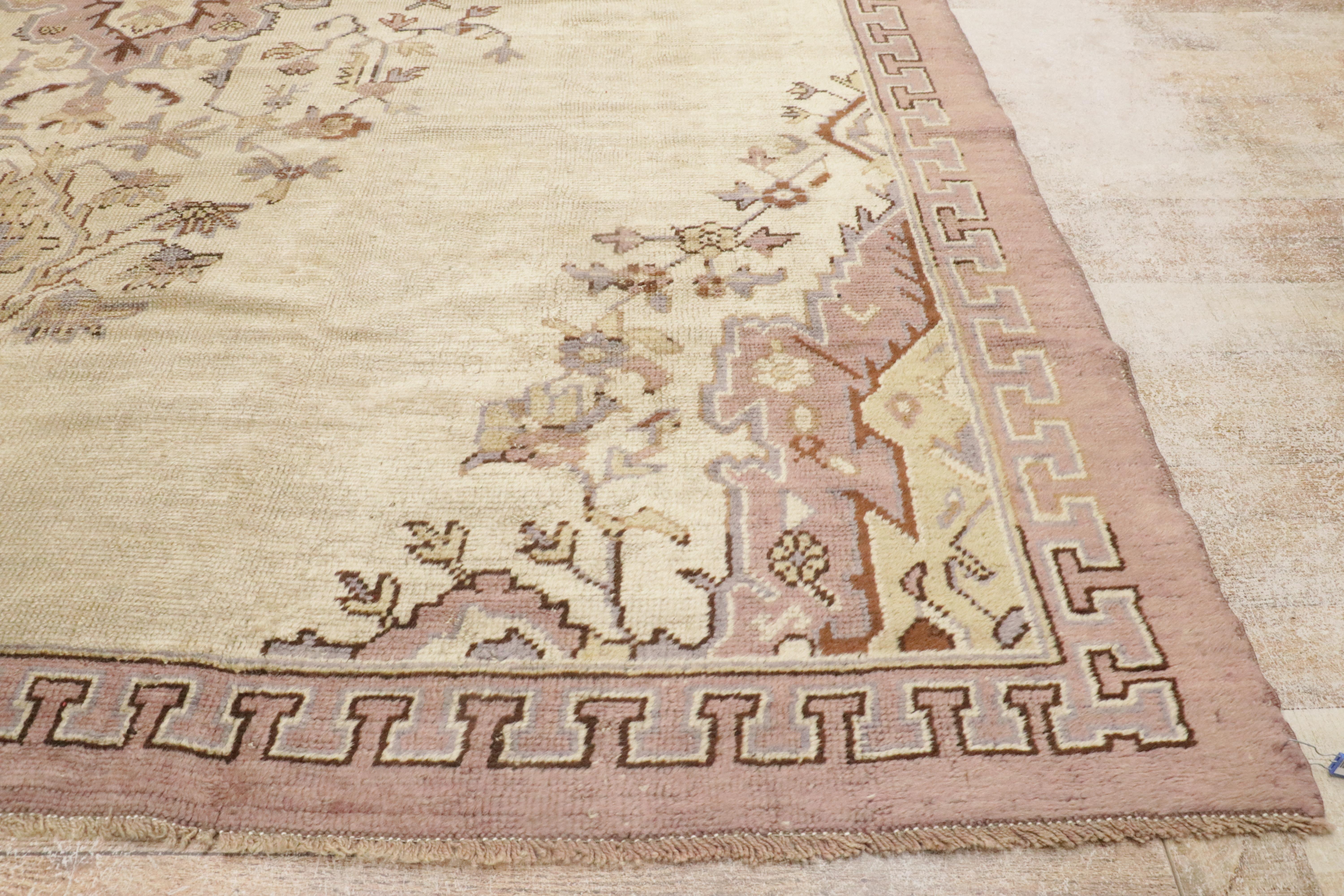 Distressed Vintage Turkish Oushak Rug with Traditional Style For Sale 3