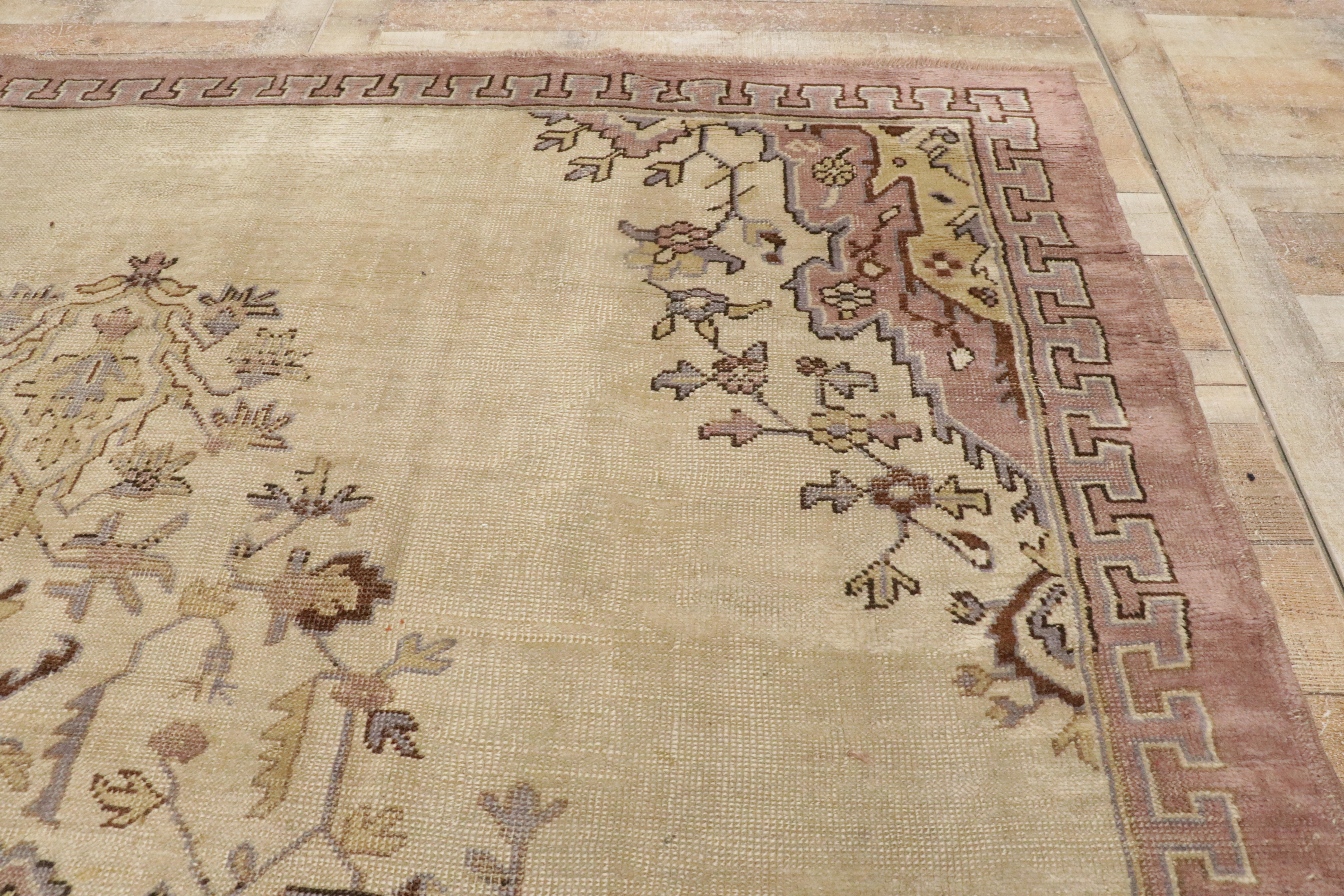 Distressed Vintage Turkish Oushak Rug with Traditional Style For Sale 4