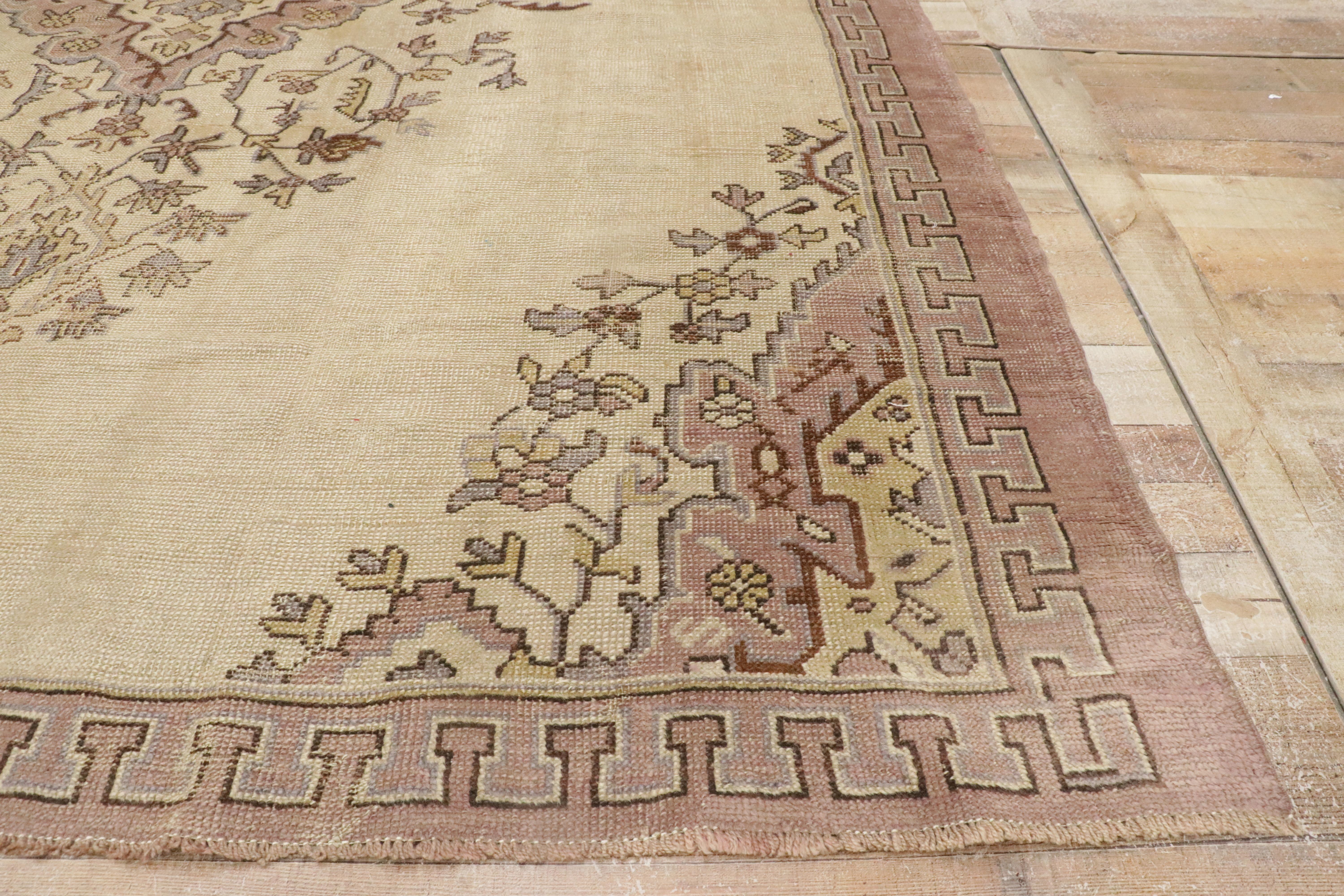Distressed Vintage Turkish Oushak Rug with Traditional Style For Sale 5